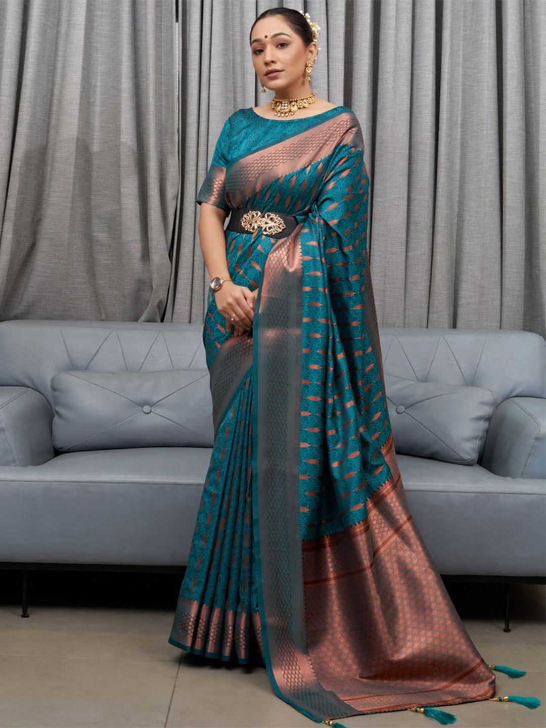 

bansari textiles Ethnic Motifs Woven Design Zari Pure Silk Kanjeevaram Saree, Turquoise blue