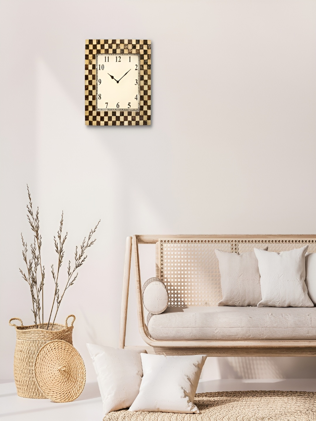 

Craft Smith Brown & Cream-Coloured Embellished Round Analogue Wall Clock