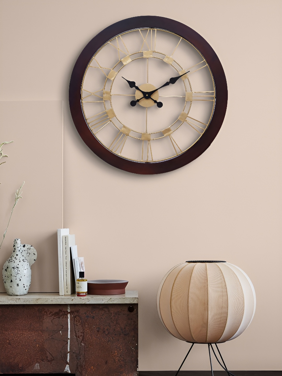 

Craft Smith Brown & Gold-Toned Round Analogue Wall Clock