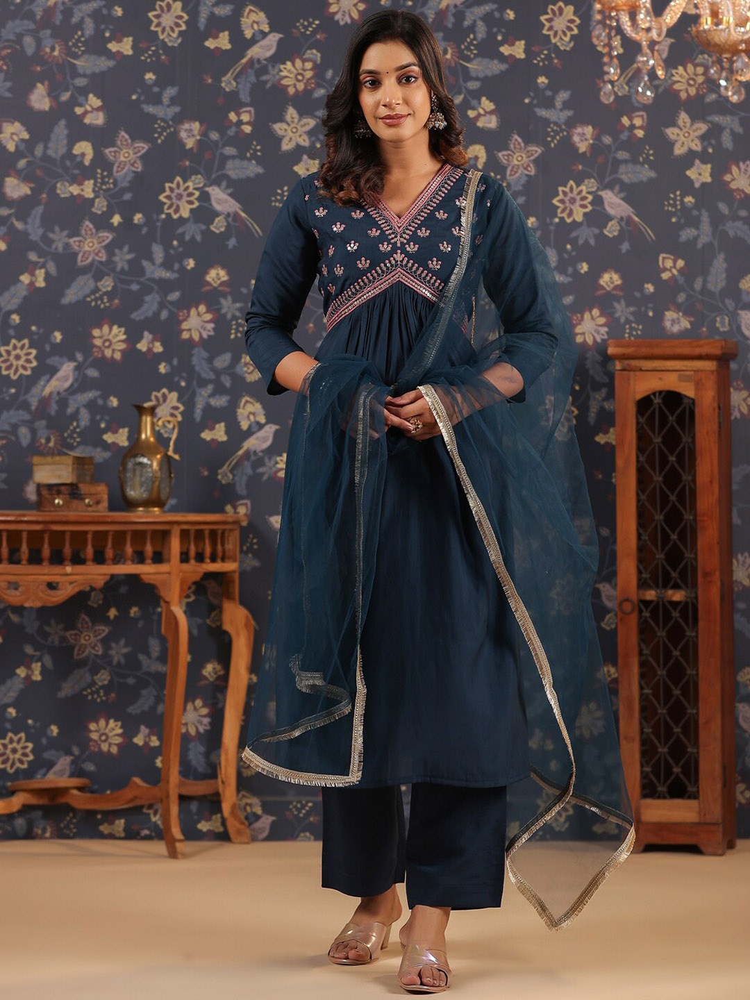 

House of Pataudi Floral Embroidered V-Neck Empire A-Line Kurta & Trousers With Dupatta, Teal