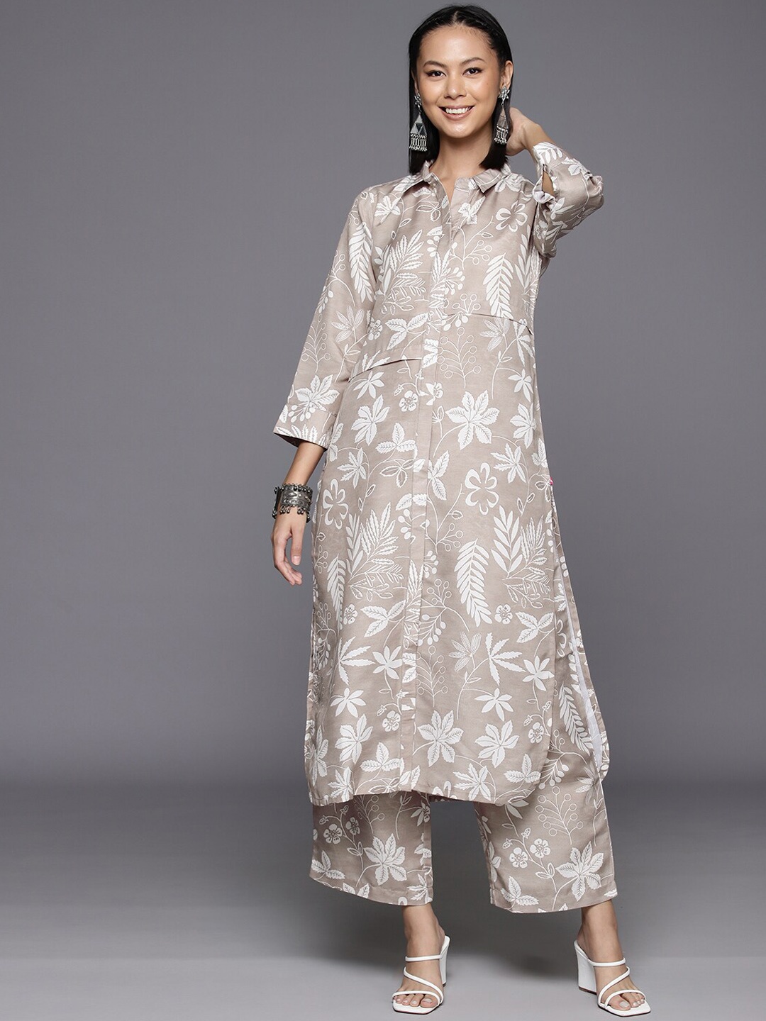 

Varanga Printed Straight Kurta Set, Grey