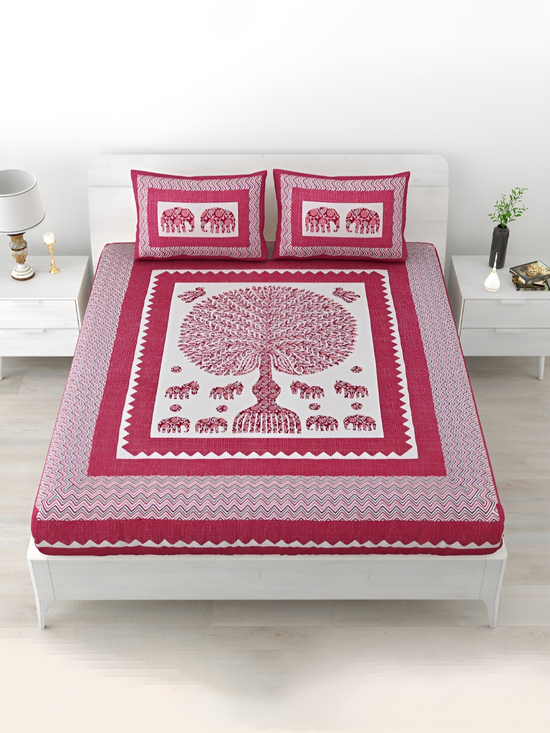 

POORAK Pink & White Geometric Printed 104 TC Cotton Queen Bedsheet Set