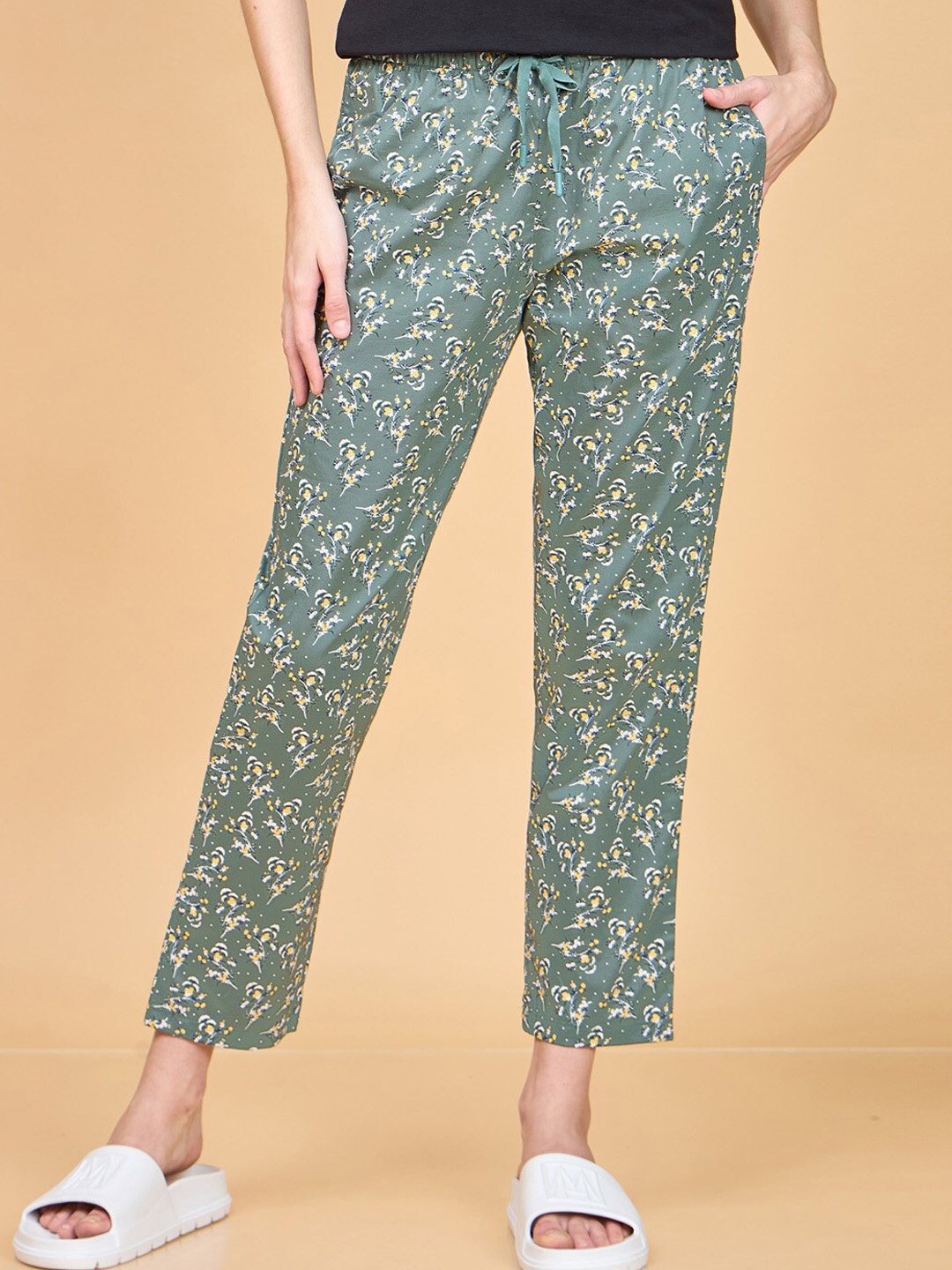 

Enamor Women Printed Pure Cotton Lounge Pants, Green