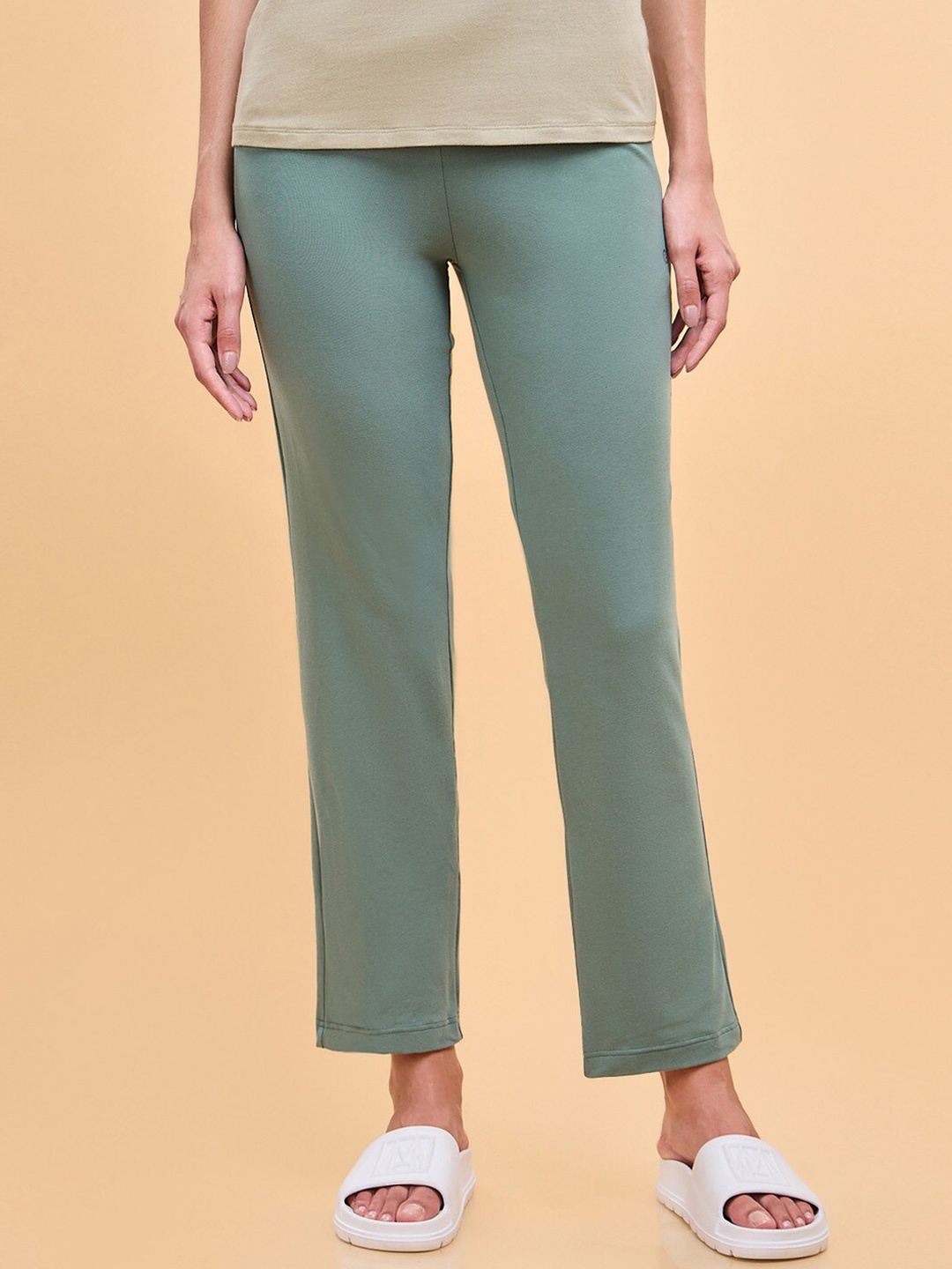 

Enamor Women Mid Rise Slim Fit Basic Straight Leg Lounge Pants, Green