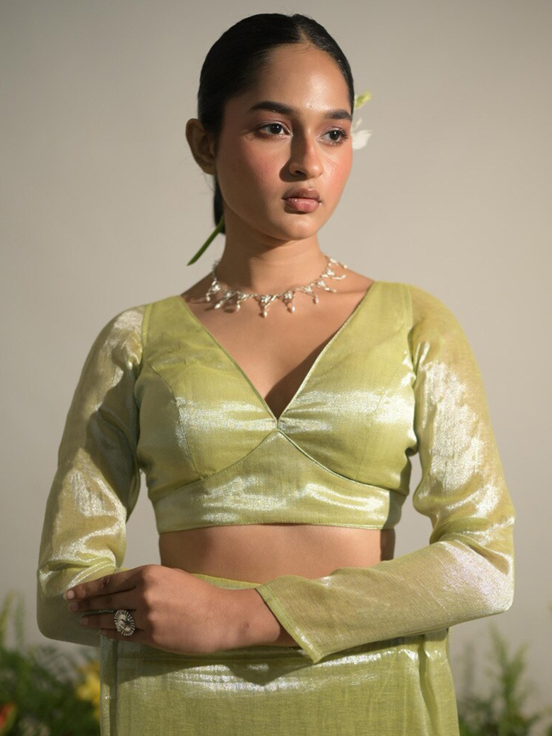 

HUTS AND LOOMS V-Neck Saree Blouse, Green