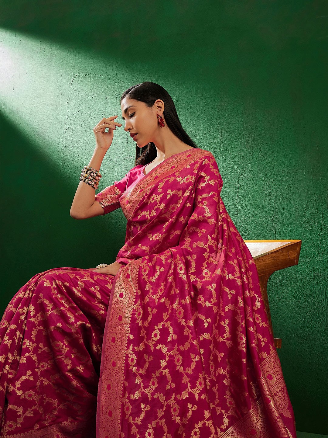 

Sangria Floral Woven Design Banarasi Saree, Pink