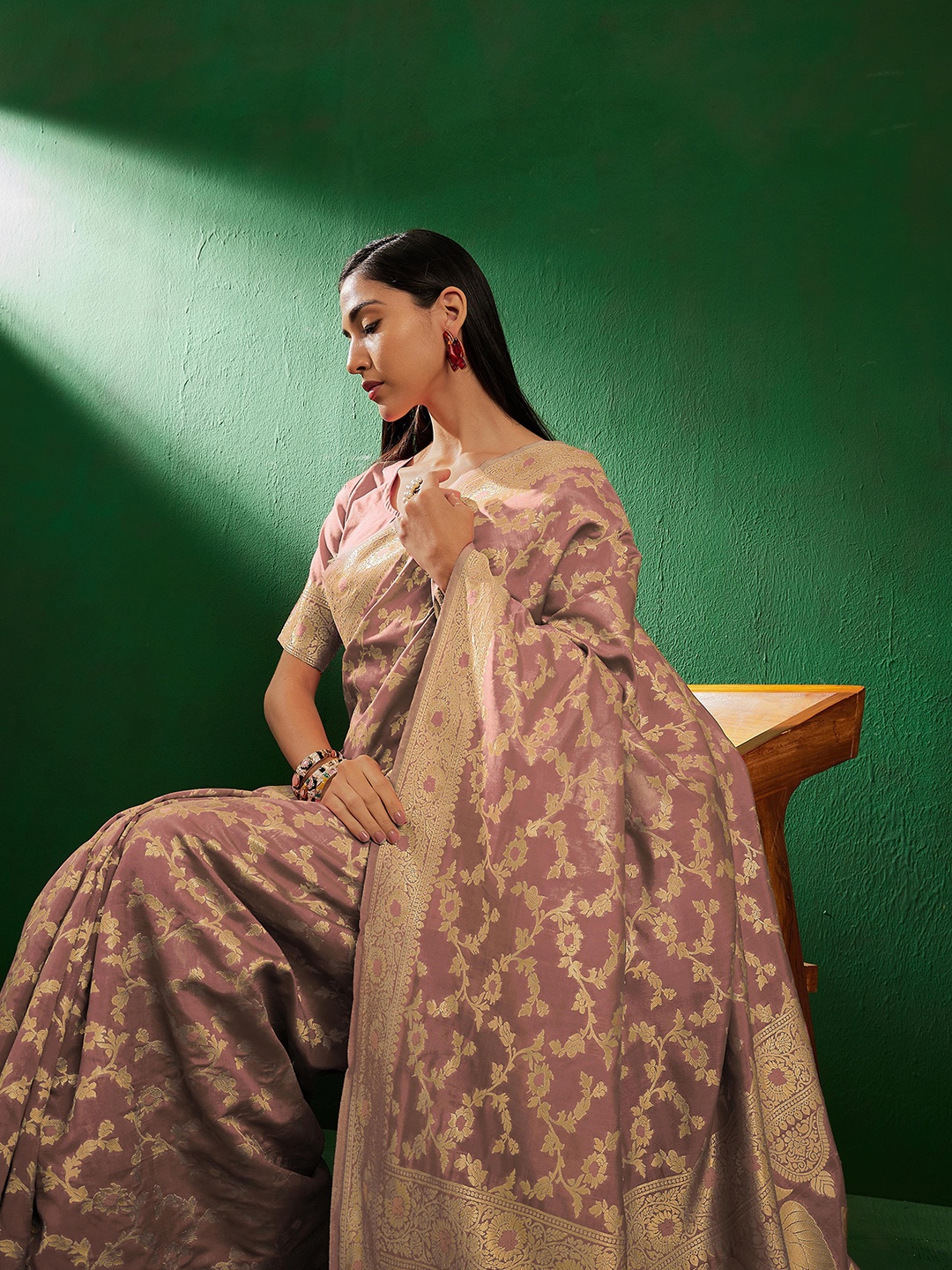 

Sangria Floral Woven Design Banarasi Saree, Rose gold