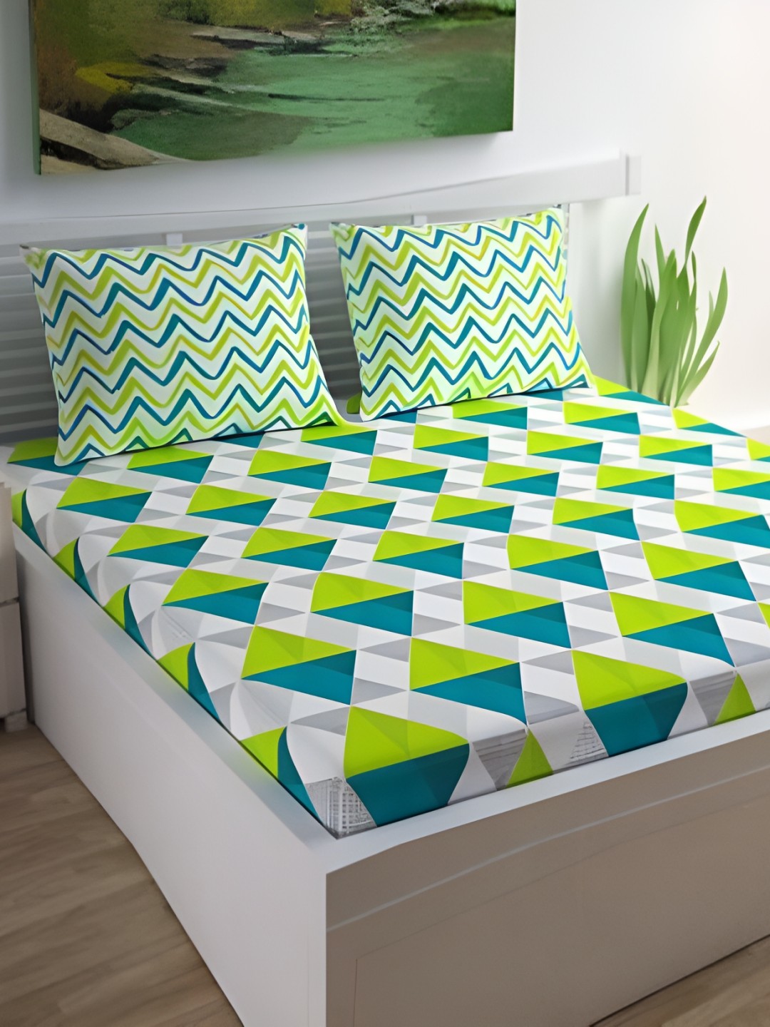 

Sohibe Green & White Geometric Cotton 210 TC King Bedsheet with 1 Pillow Covers