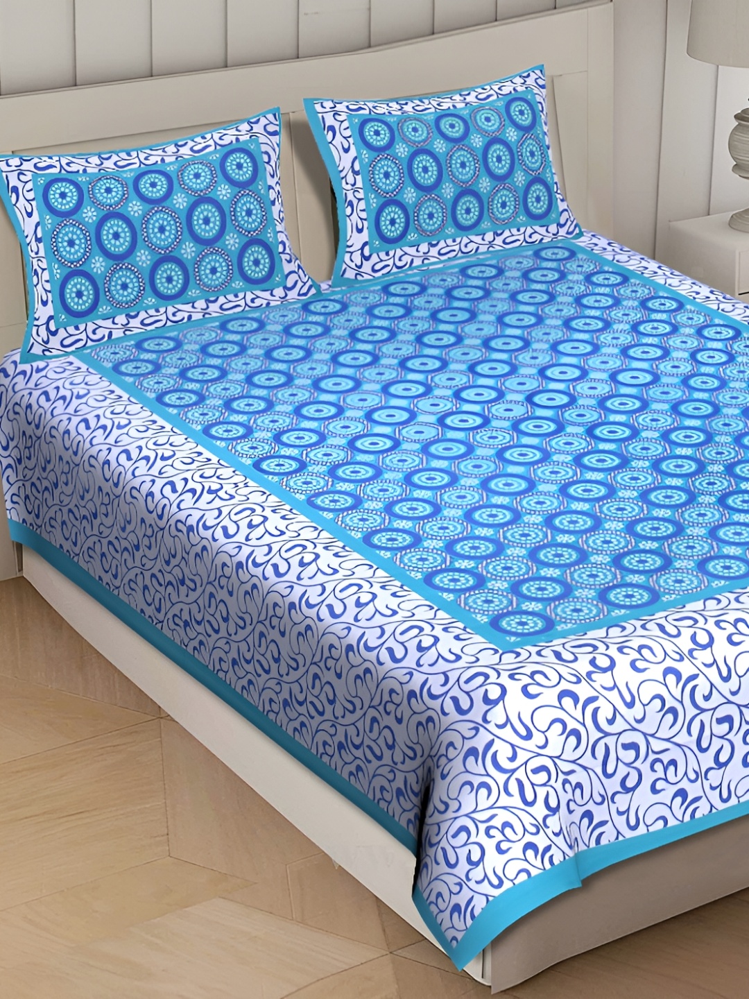 

Sohibe Blue 144 Printed TC Cotton King Bedsheet with 2 Pillow Covers