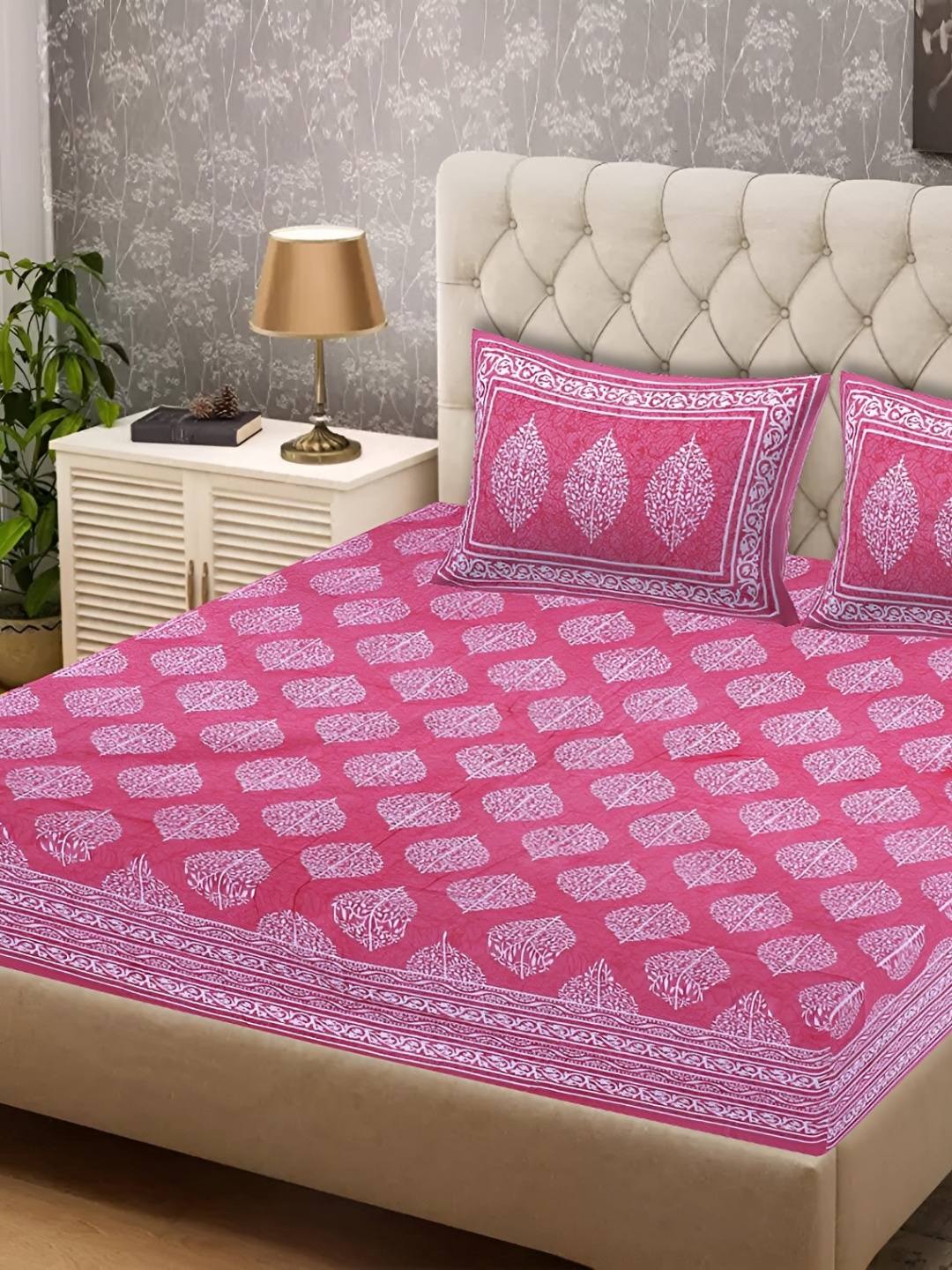 

Sohibe Pink & White Ethnic Motifs Ptrinted 300 TC Cotton King Bedsheet Set