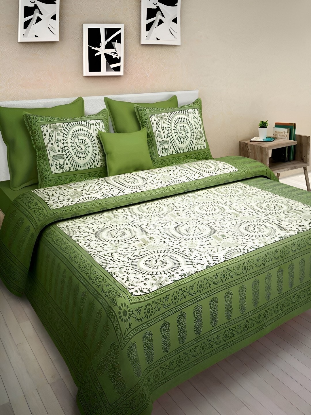 

Sohibe Green Ethnic Printed 144 TC Cotton King Bedsheet Set