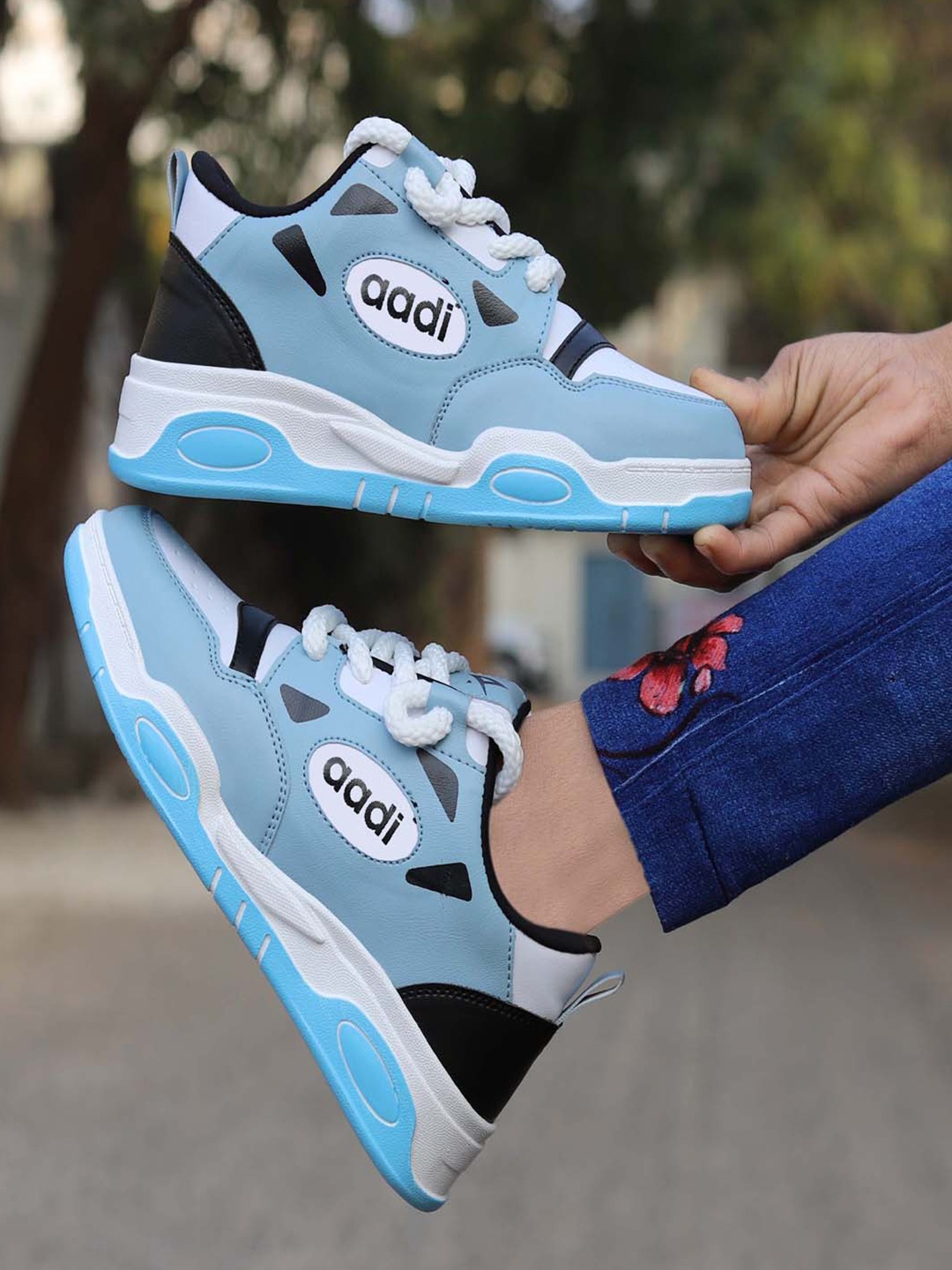 

aadi Women Colourblocked Round Toe Lightweight Sneakers, Blue