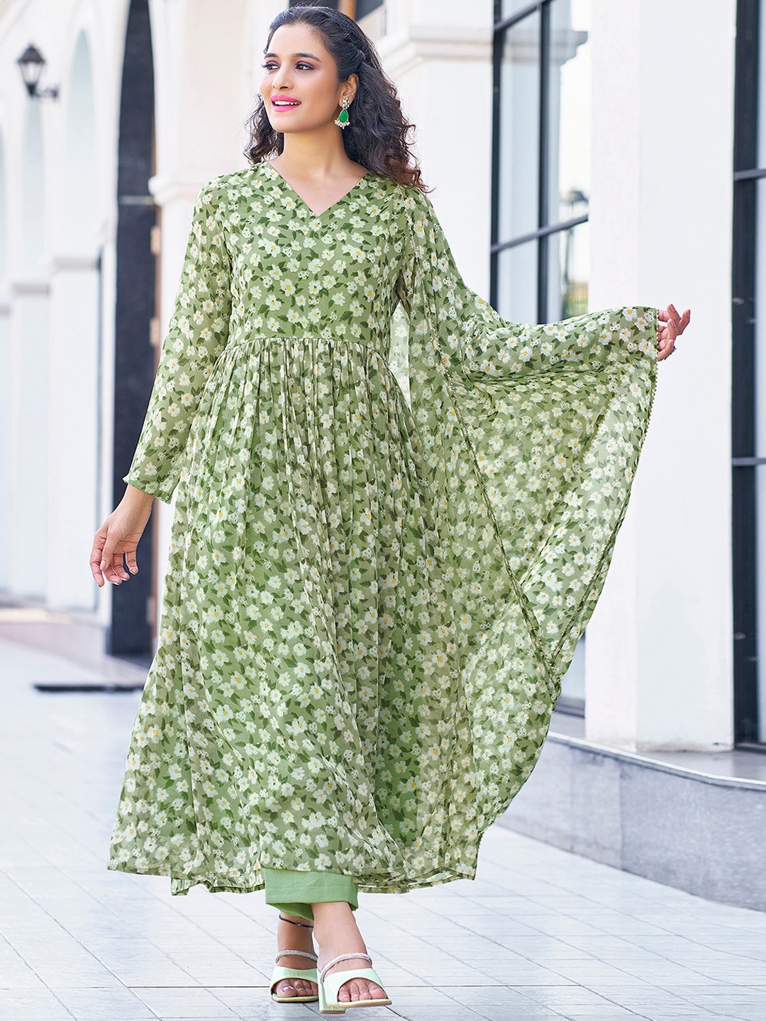 

KALINI Floral Printed Regular Anarkali Kurta With Palazzos & Dupatta, Lime green