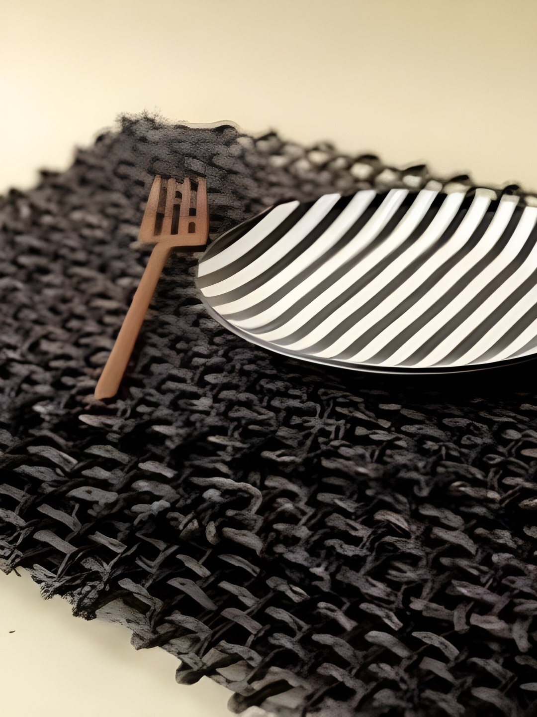 

KADAM HAAT Black 6 Pieces Textured Rectangle Table Placemats