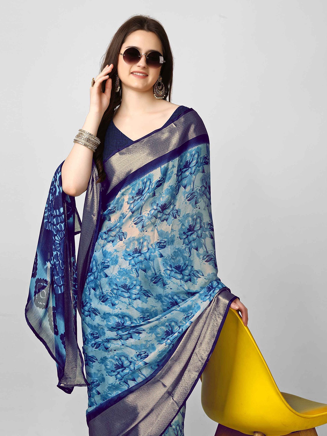 

VIRICA Floral Zari Printed Georgette Saree, Blue