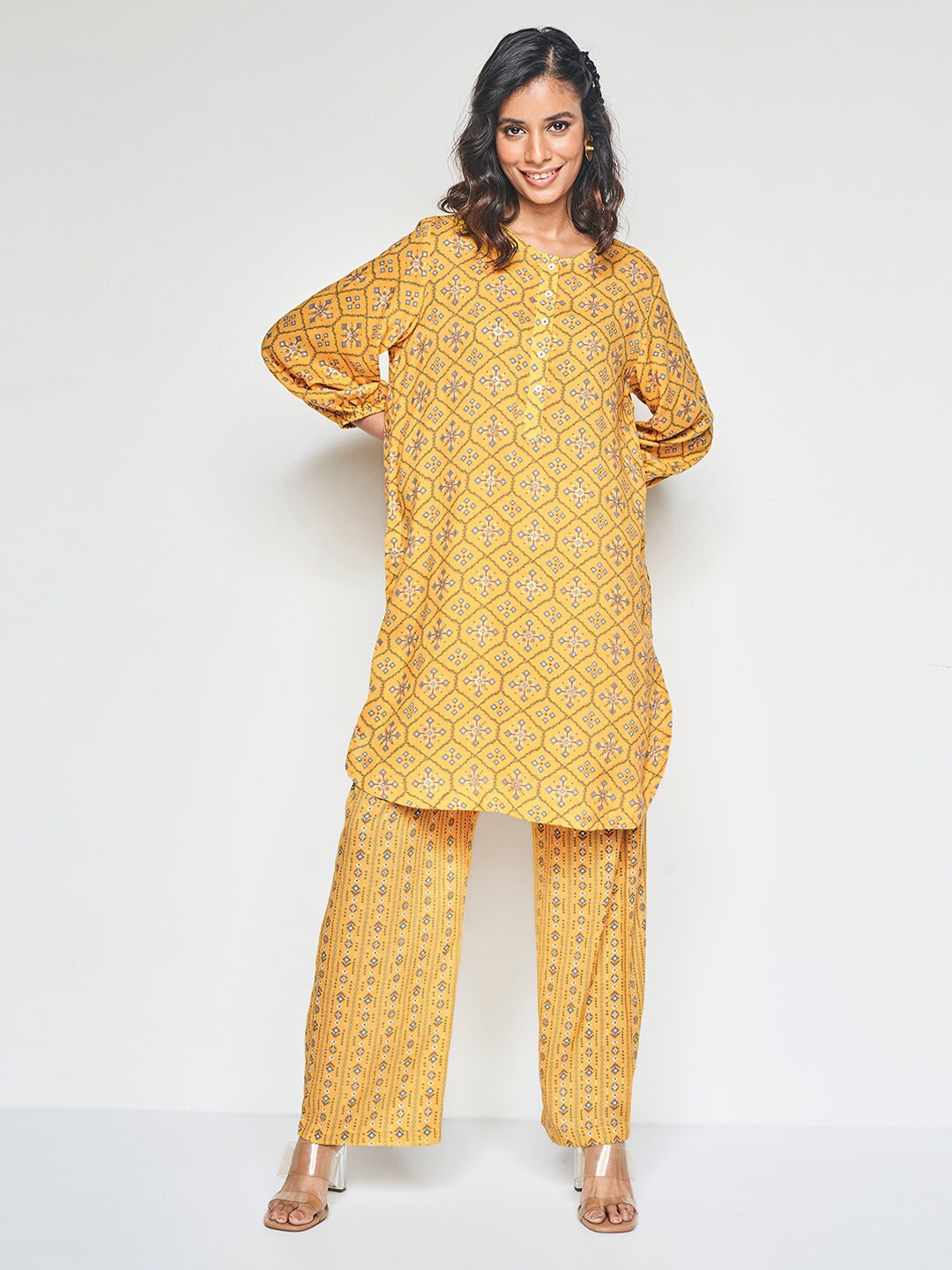 

Global Desi Printed Kurta Set, Mustard