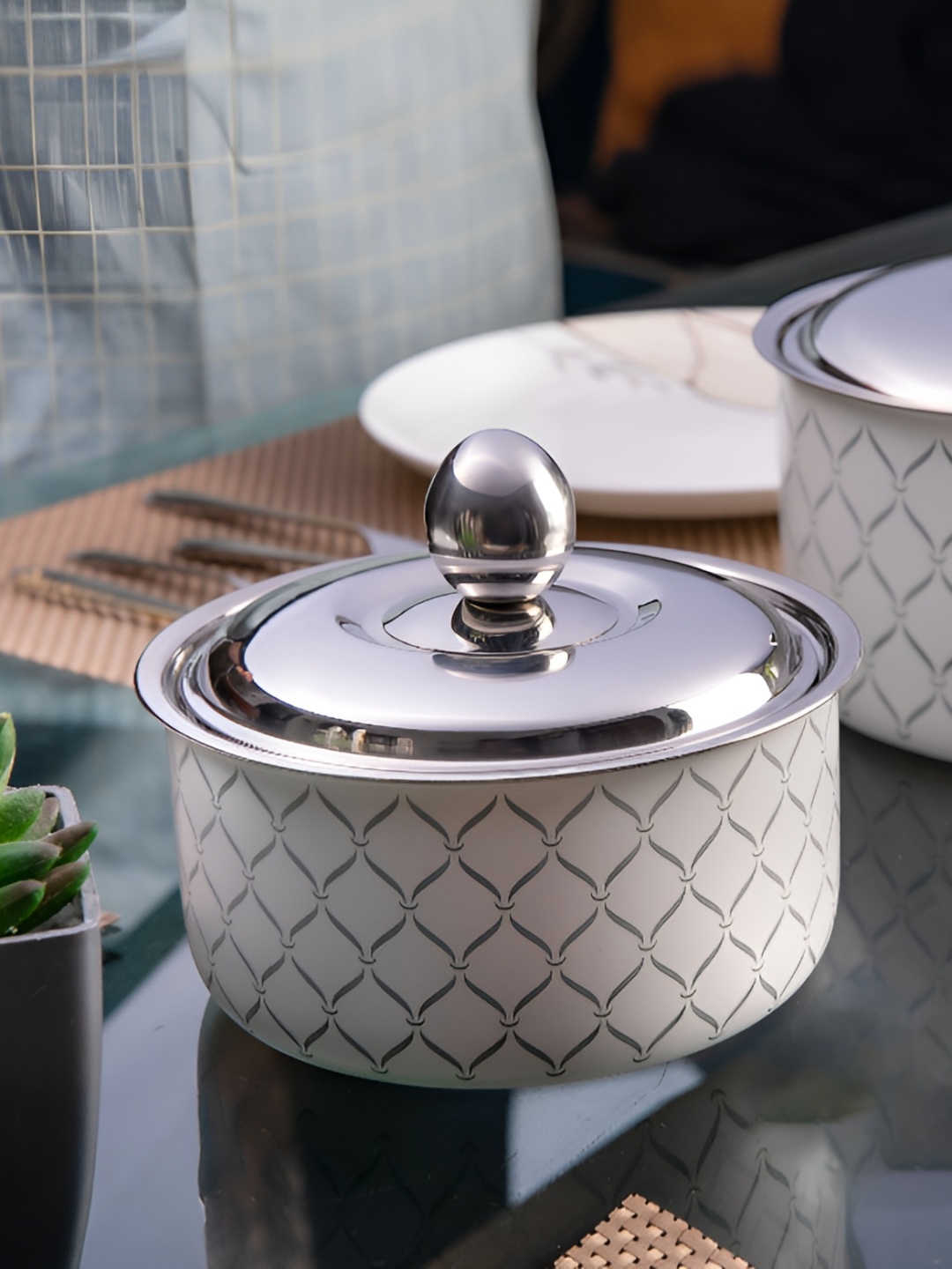 

FNS White & Silver-Toned Easy to Clean Serving Casserole 280 ml