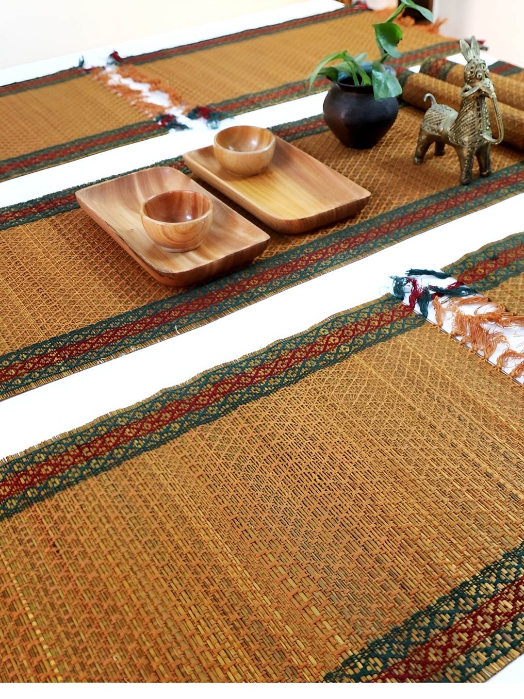 

Peepul Tree Rust & Green 7 Pieces Geometric Printed Grass Table Linen Set