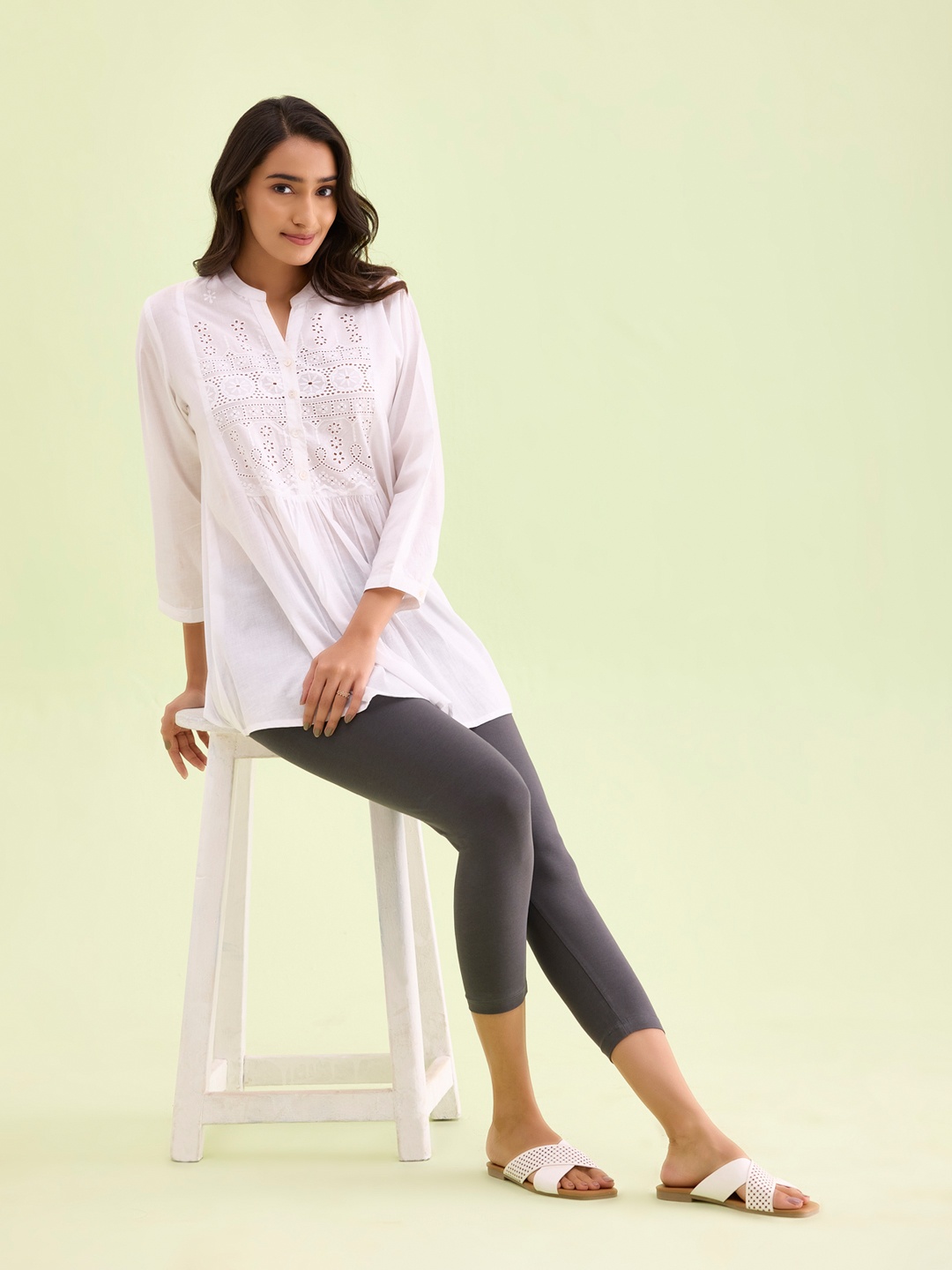 

Go Colors Plus Size Three-Fourth Length Leggings, Grey