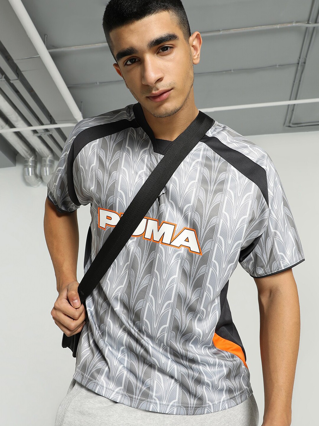 

Puma Unisex Brand Logo Printed Relaxed Fit Football Jersey T-Shirt, Grey