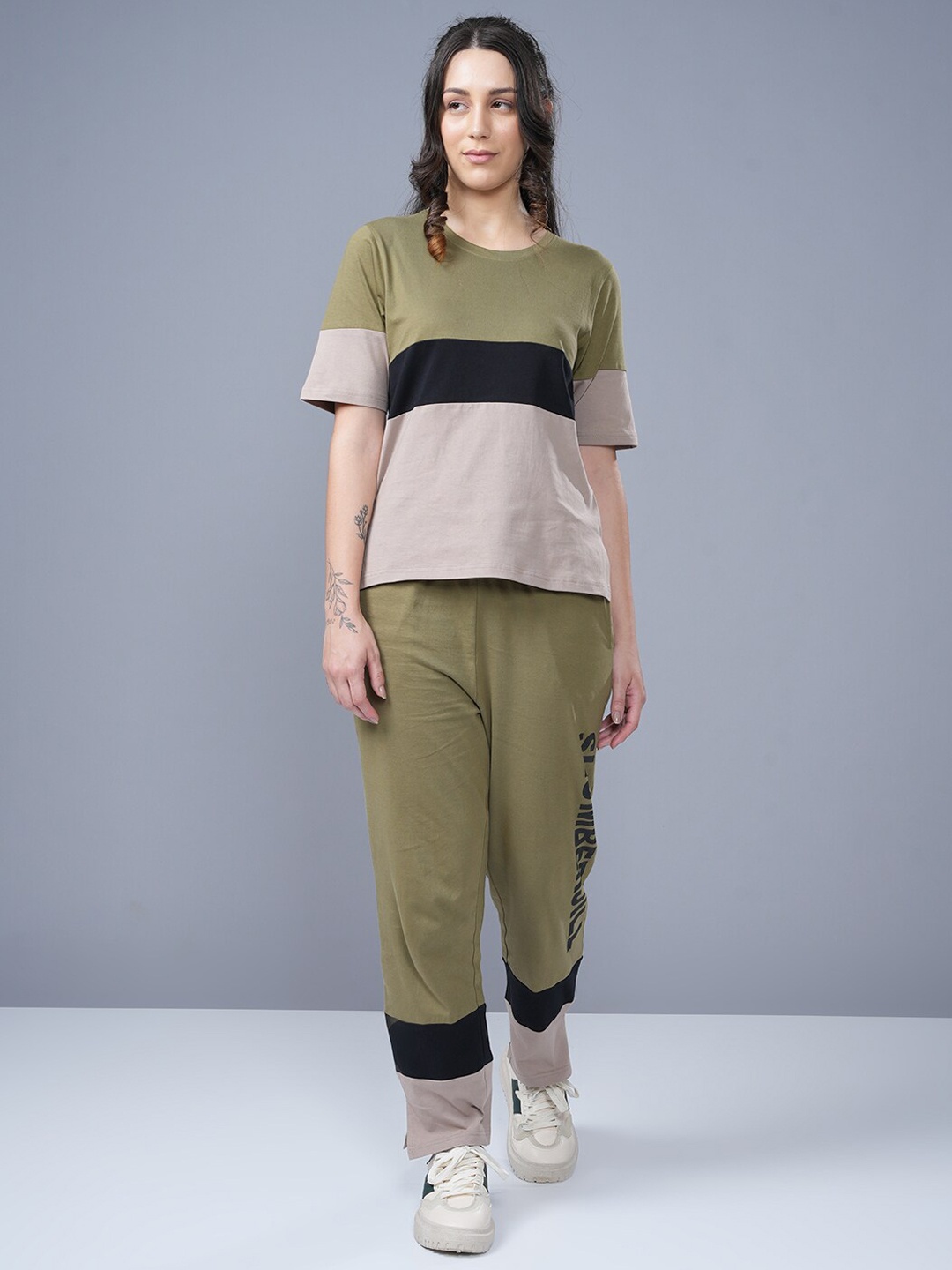 

Slumber Jill Colorblocked Pure Cotton Round Neck T-Shirt & Flared Trouser Co-Ords, Olive