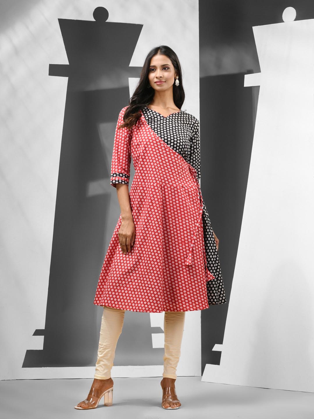 

Charukriti V Neck Geometric Printed Cotton Angrakha Kurta, Red