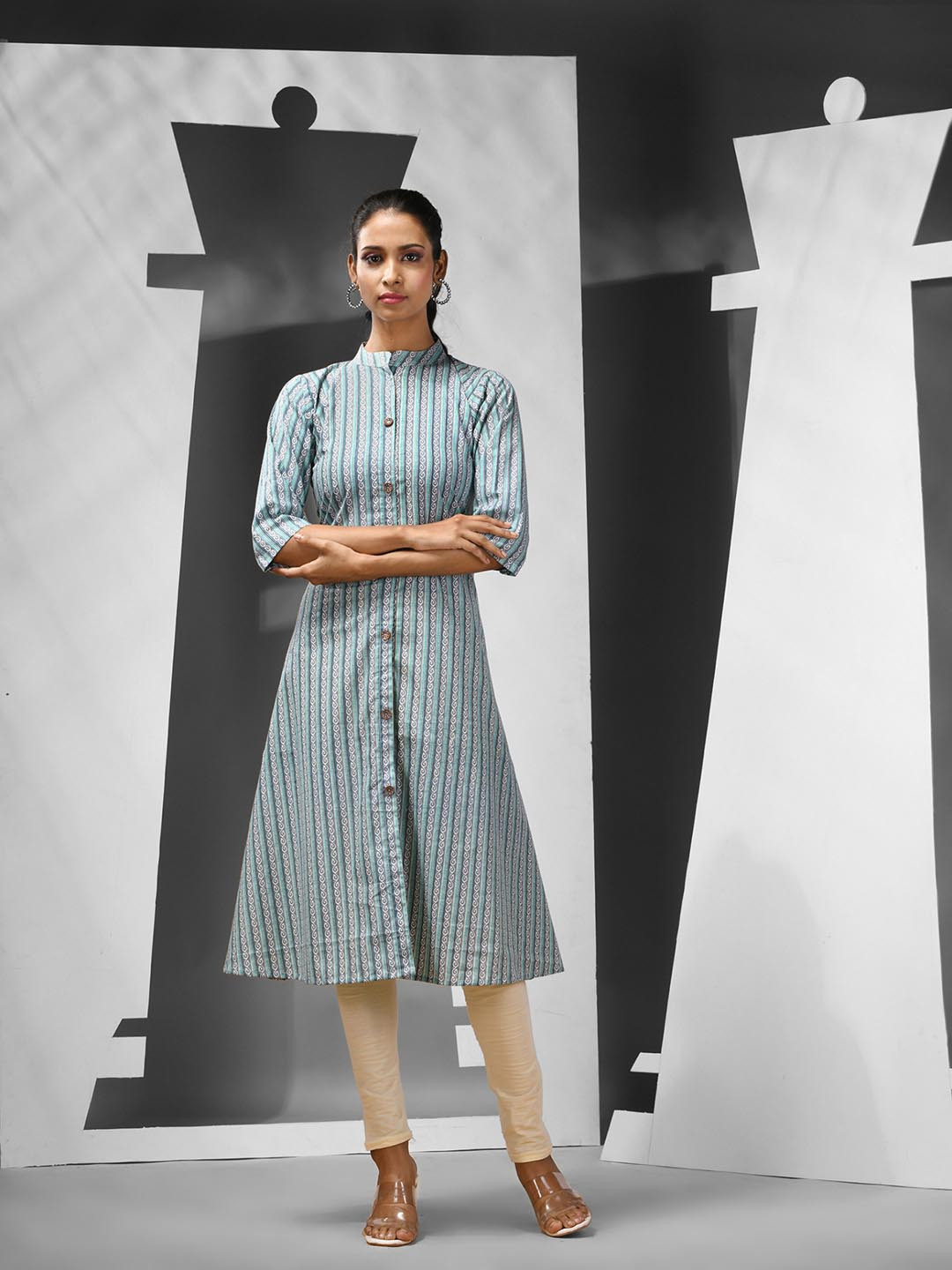 

Charukriti Ethnic Motifs Printed Mandarin Collar A-Line Cotton Kurta, Blue
