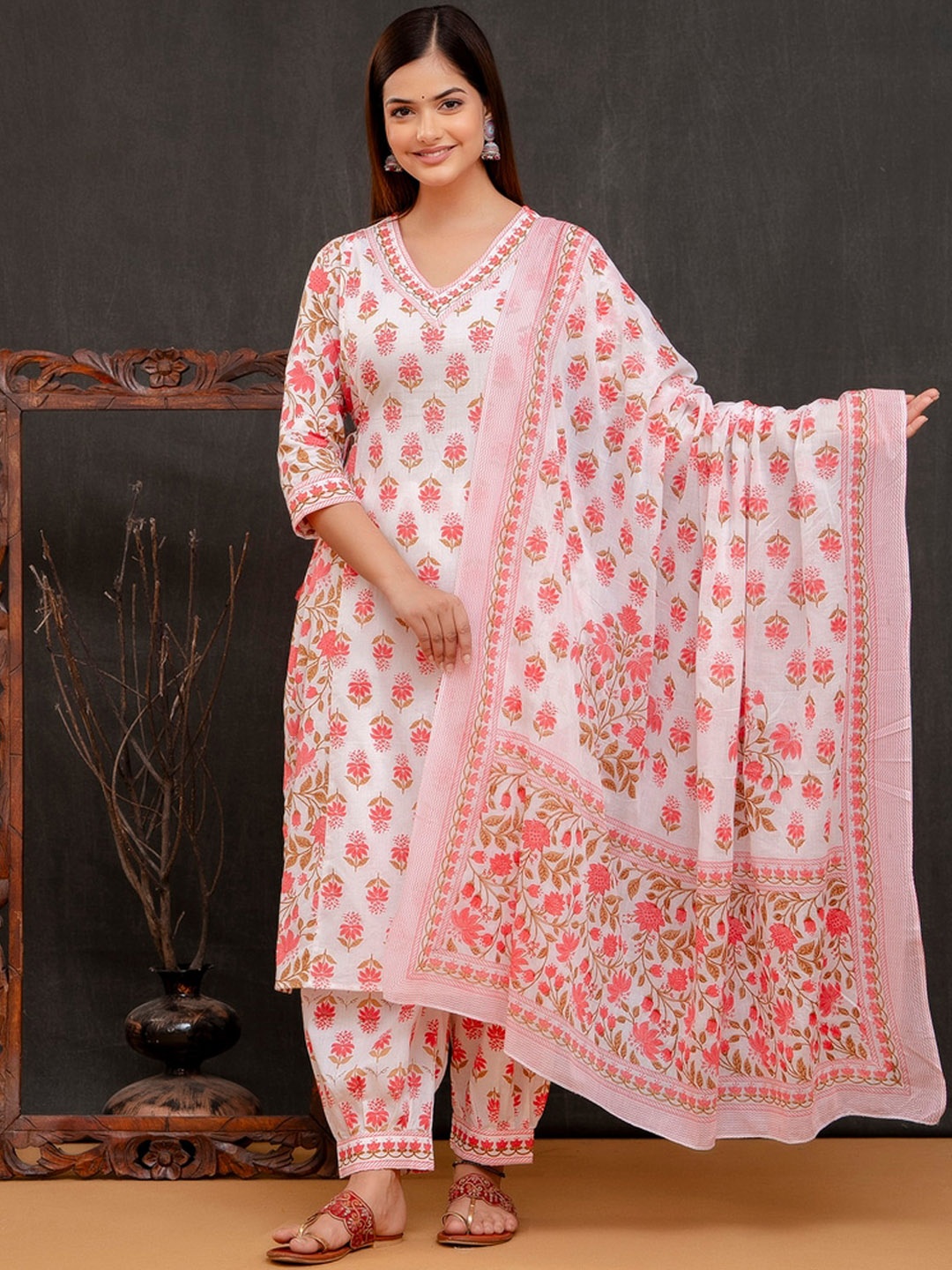 

D K W Floral Printed Regular Pure Cotton Straight Kurta With Salwar & Dupatta, Pink