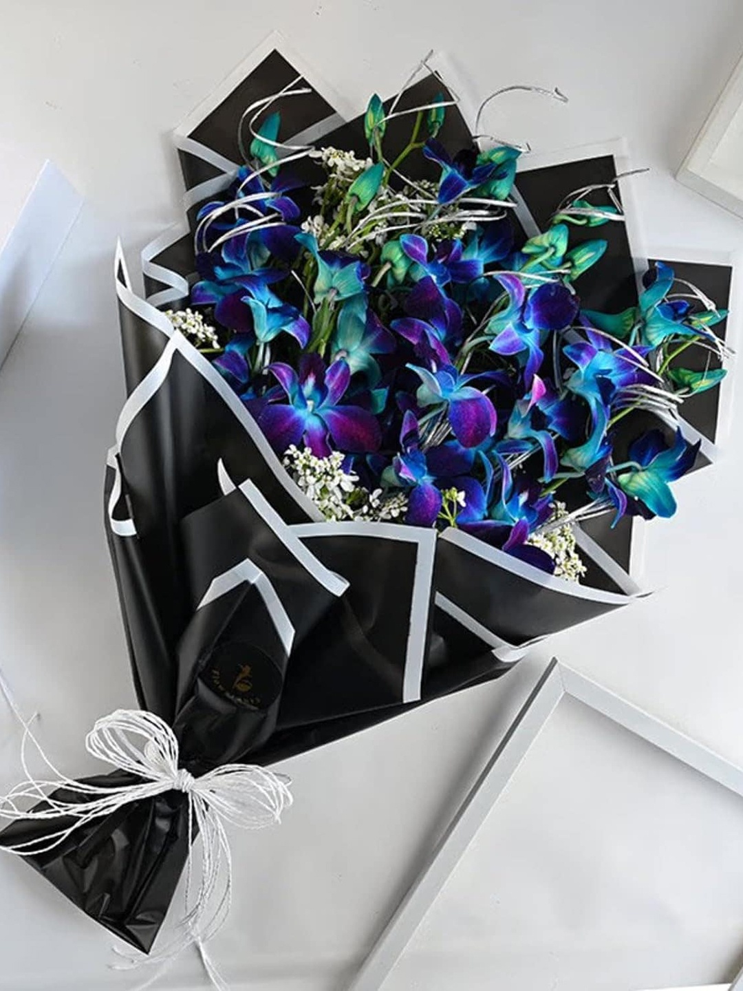 

Floweraura Blue 10 Pieces Fresh Live Flowers Bouquet With Wrapping Paper