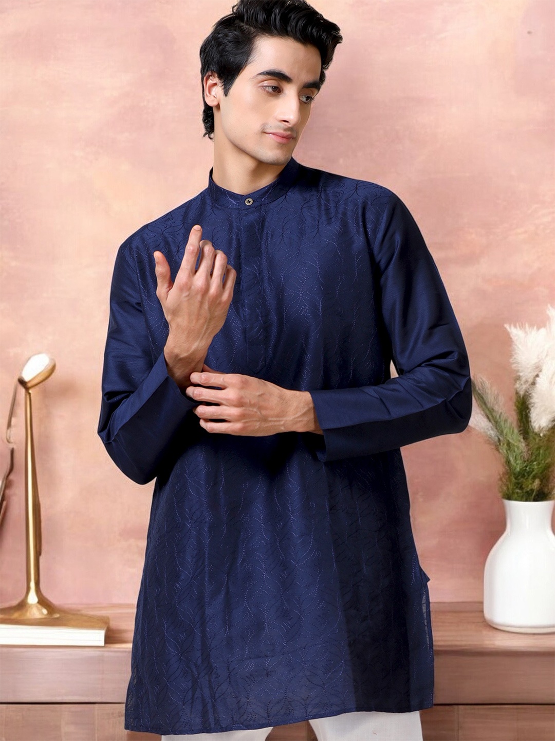 

TATTVA Ethnic Motifs Embroidered Mandarin Collar Thread Work Straight Kurta, Navy blue