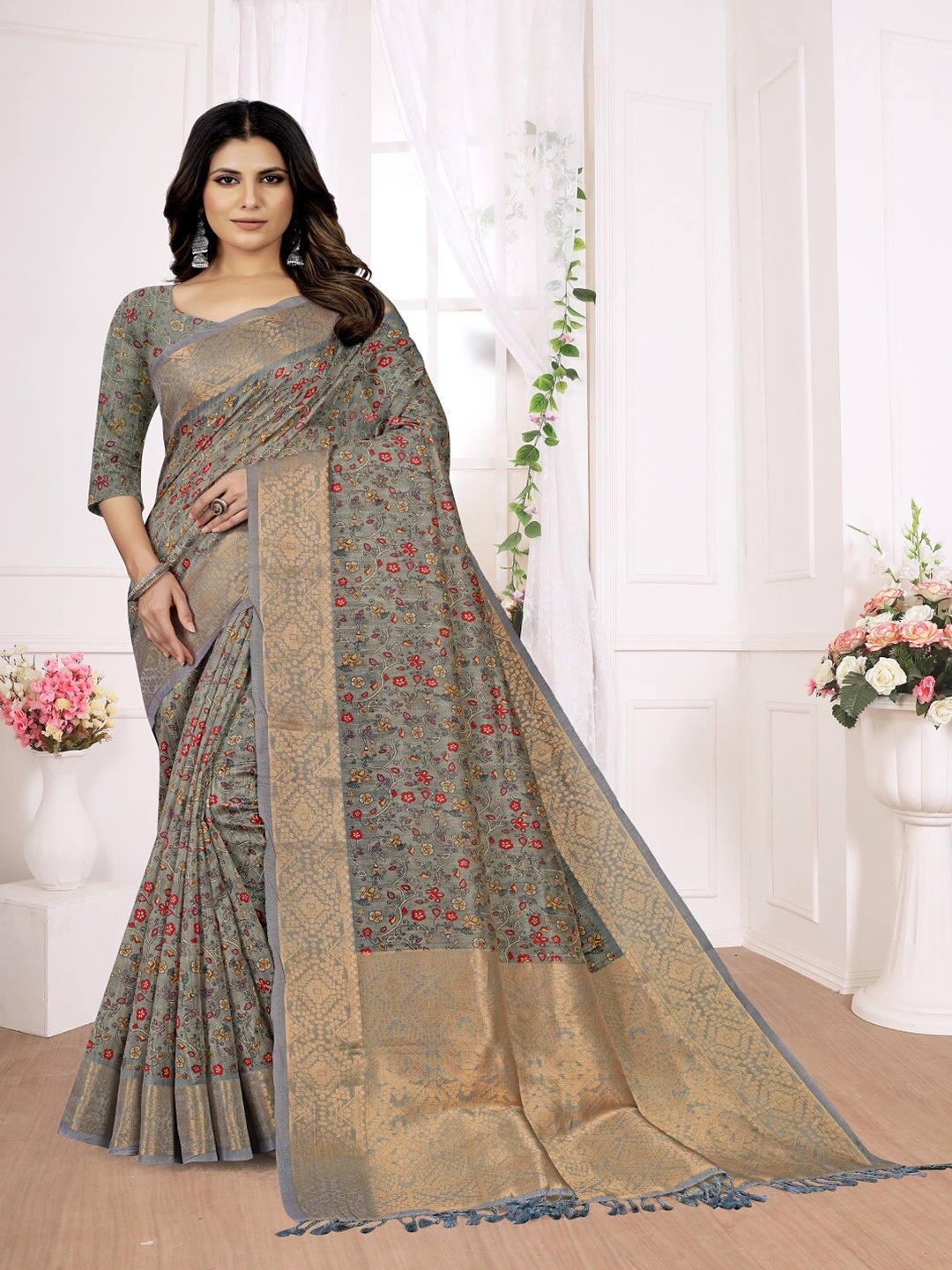 

ARYZE Floral Printed Zari Saree, Grey