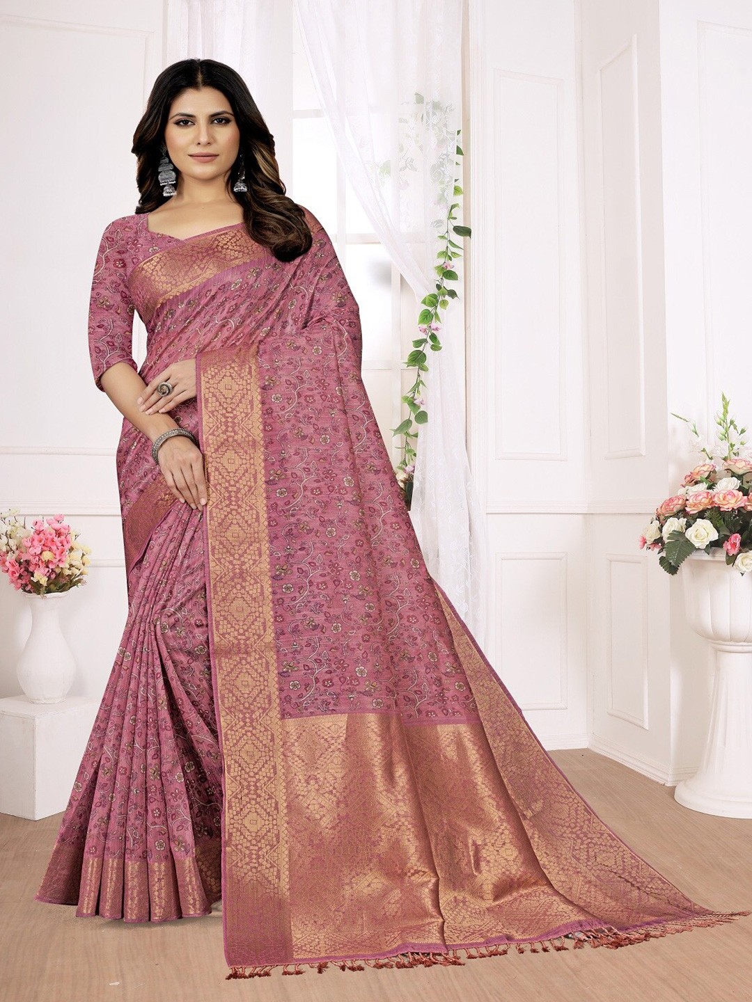 

ARYZE Floral Printed Zari Saree, Pink