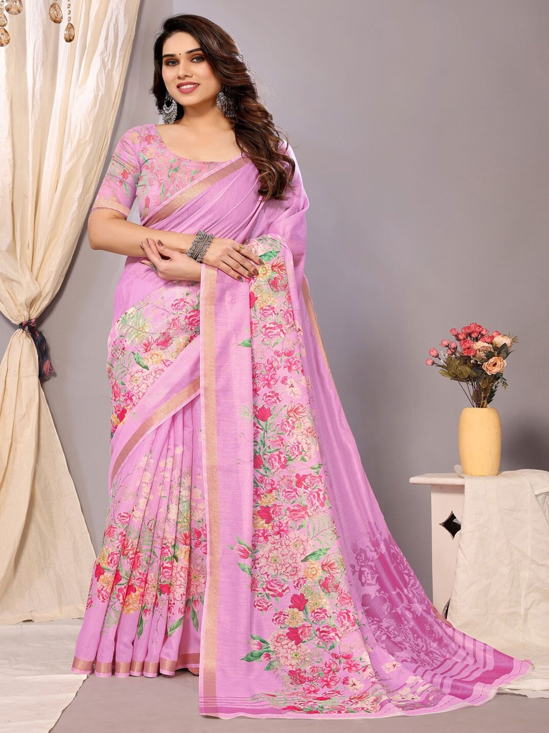

ARYZE Floral Printed Zari Saree, Pink