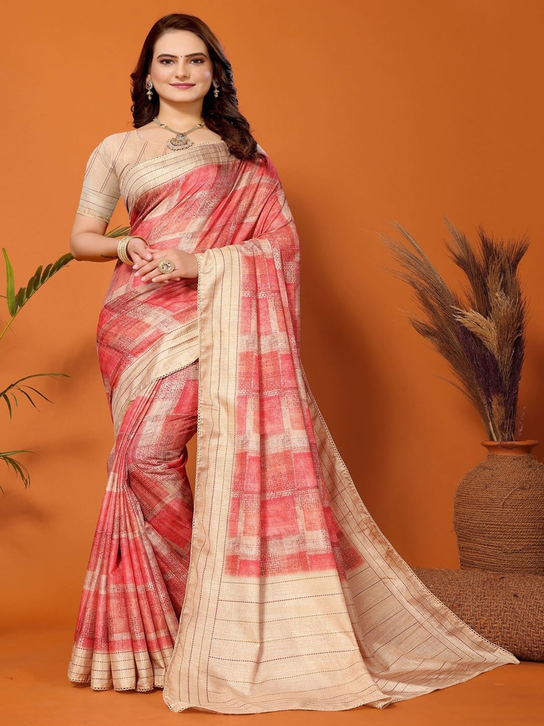 

ARYZE Abstract Printed Saree, Red