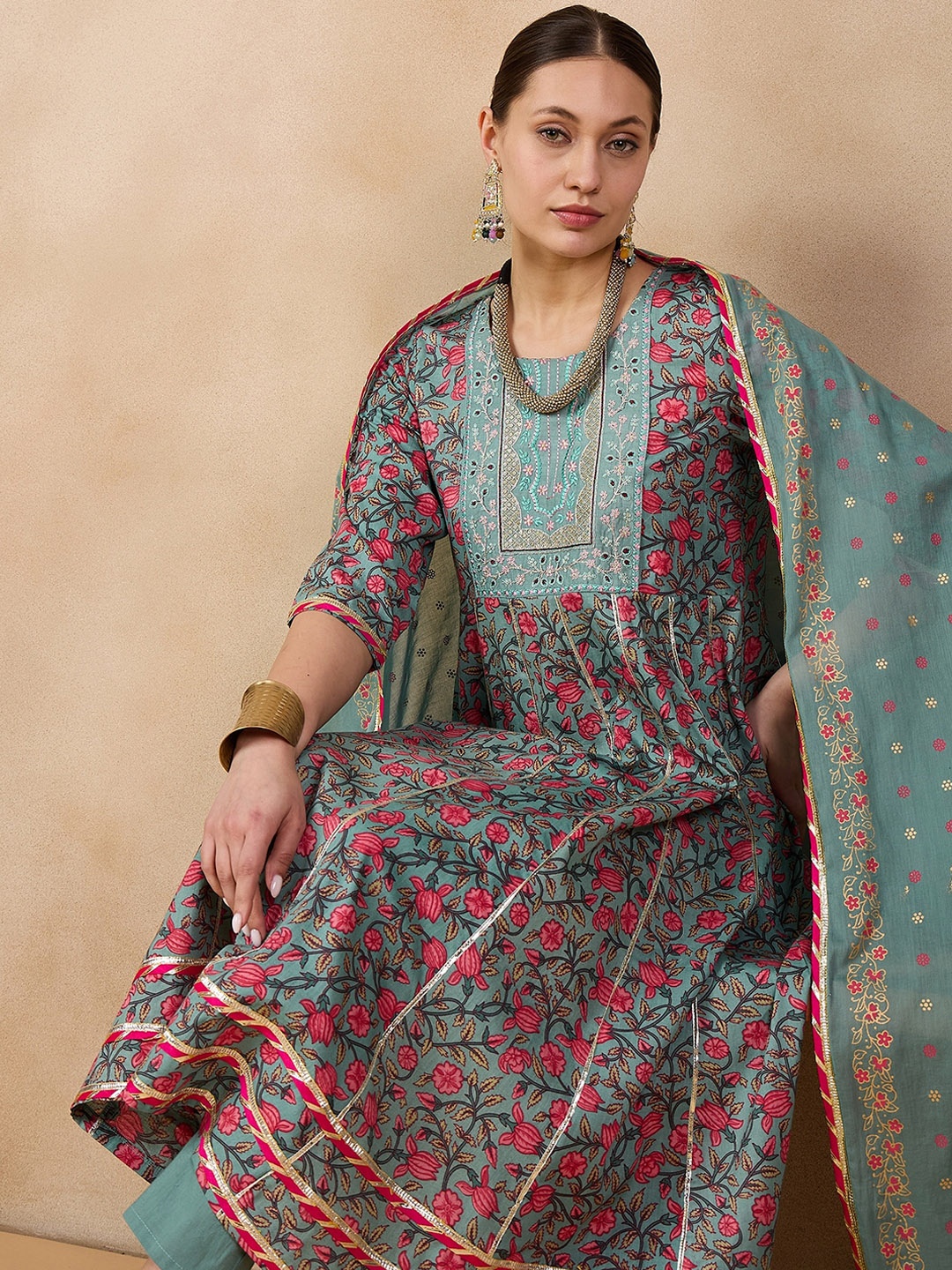 

Anouk Floral Embroidered Round Neck Three-Quarter Sleeves Pure Cotton Kurta Set, Sea green