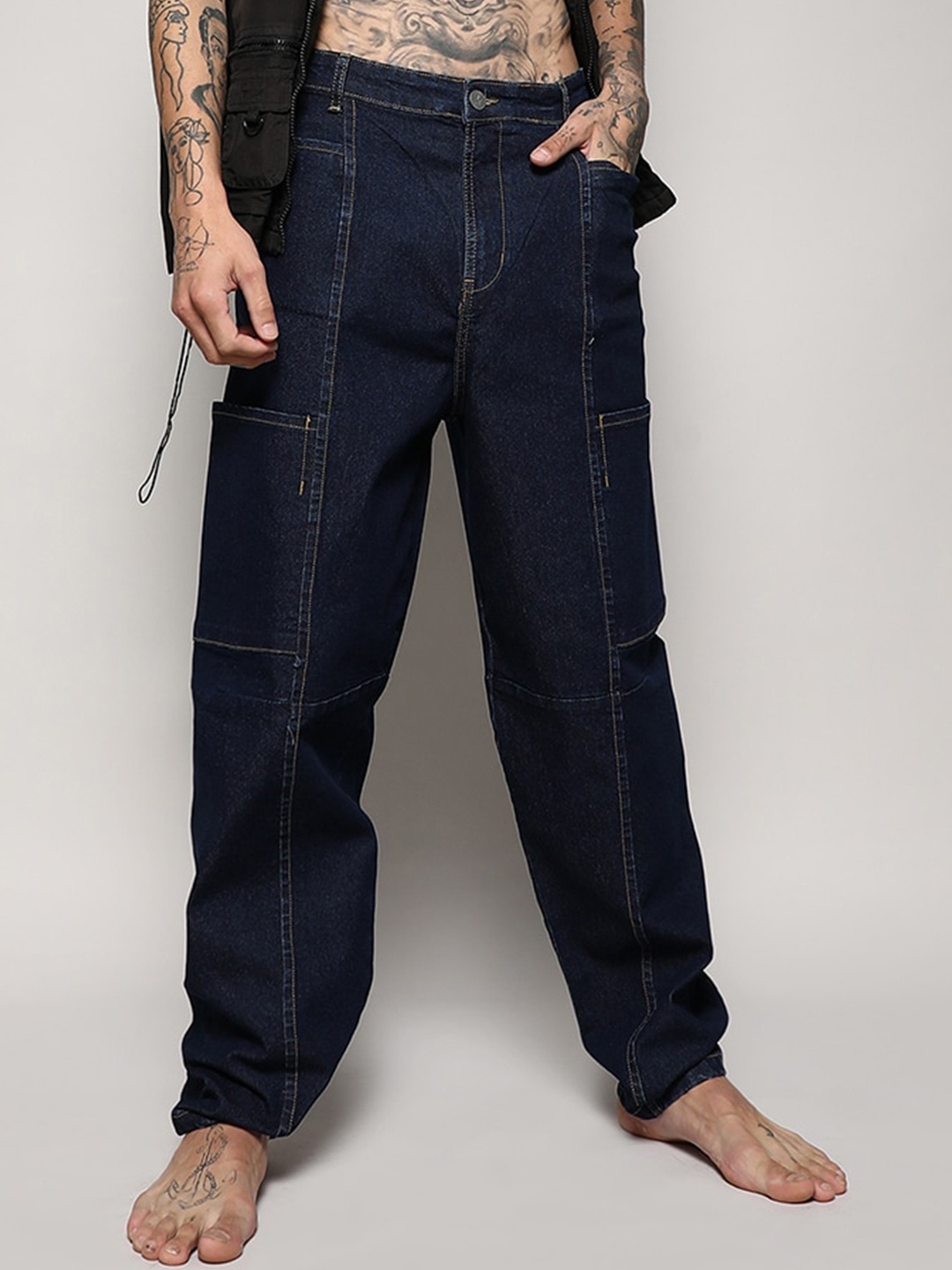 

Campus Sutra Men Loose Boyfriend Fit Mid Rise Clean Look Cotton Cargo Jeans, Blue