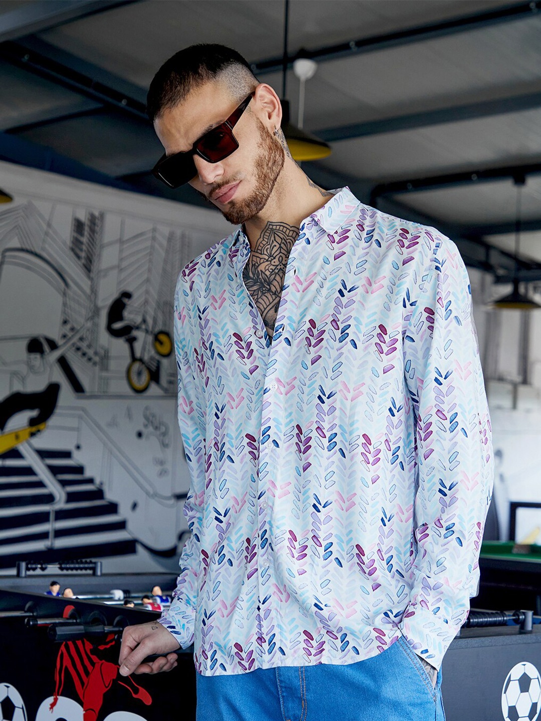 

Campus Sutra Classic Fit Abstract Printed Spread Collar Long Sleeves Casual Shirt, Blue