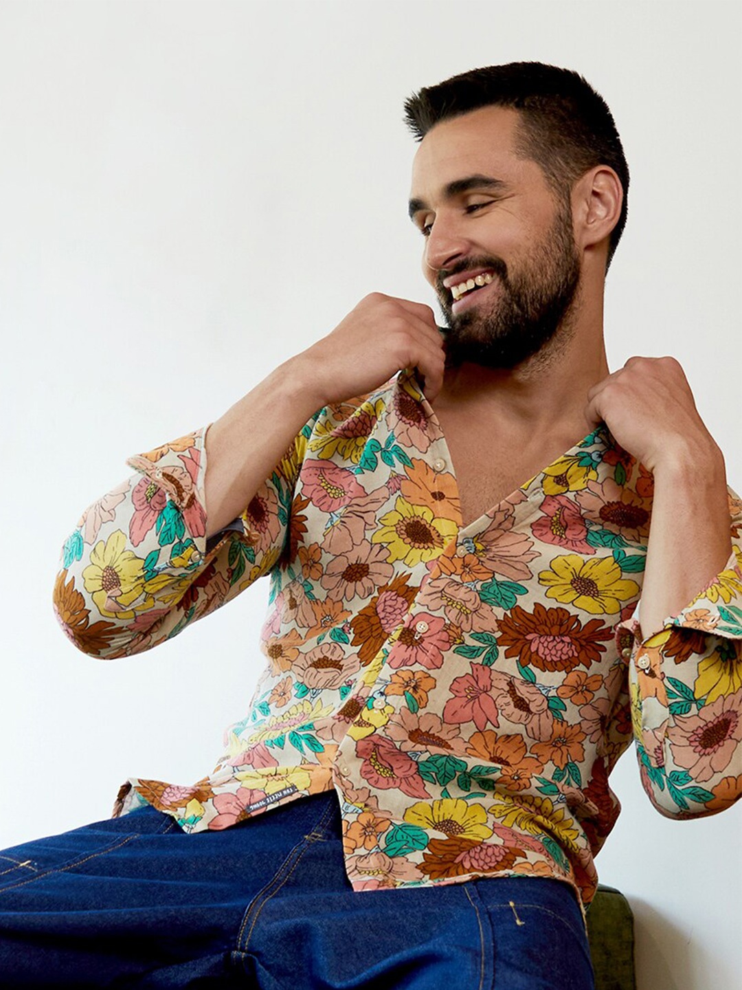 

Campus Sutra Classic Floral Long Sleeves Spread Collar Printed Casual Shirt, Multi