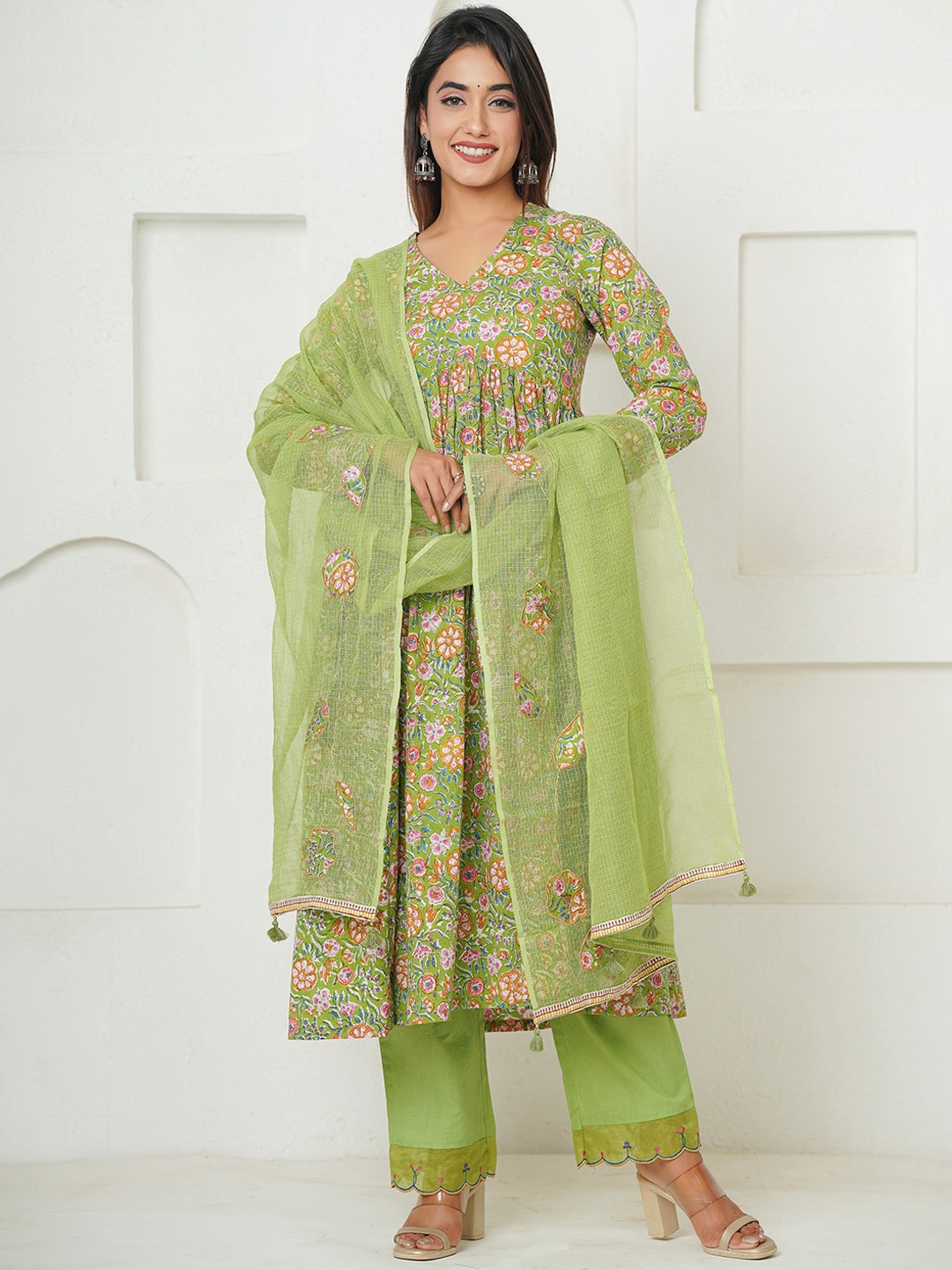 

JAIPURIBANNO Floral Printed Pure Cotton Anarkali Kurta with Trousers & With Dupatta, Green