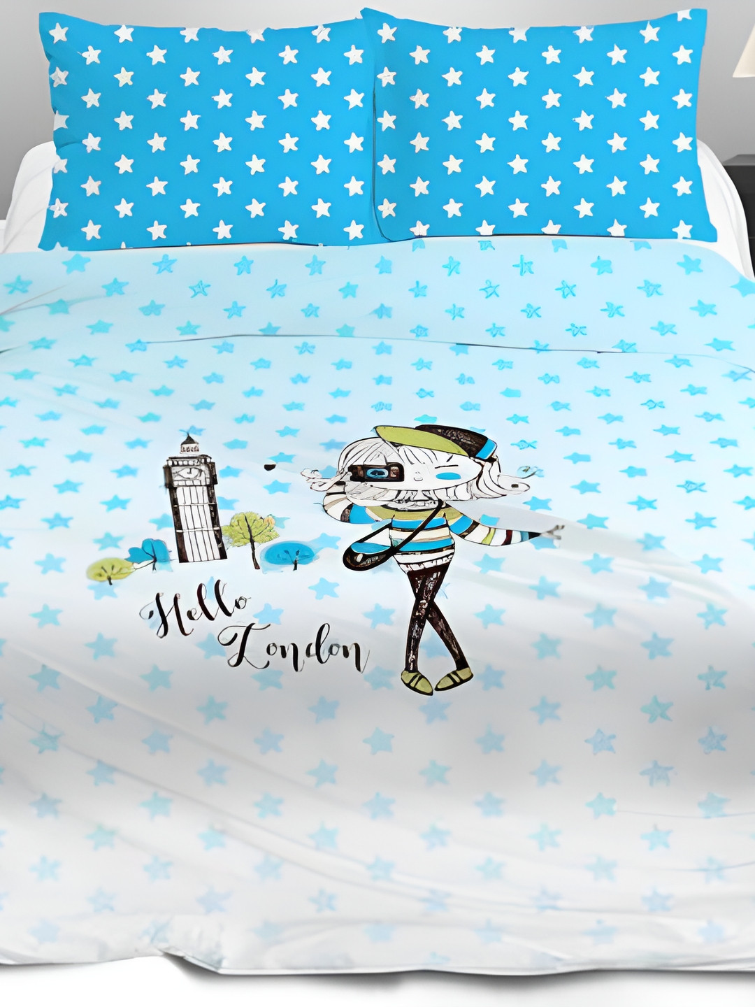 

Signature Blue & White Floral King Bedsheet with 2 Pillow Covers