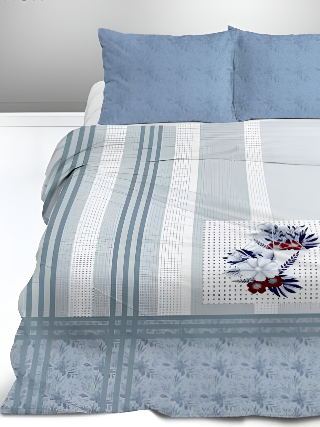 

Signature Blue & White Floral King Bedsheet with 2 Pillow Covers