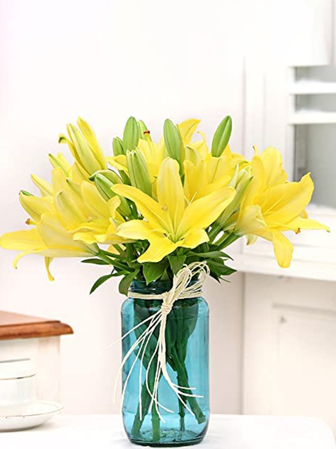 

Floweraura Yellow 6 Pieces Live Lilies Flowers Bouquet In Glass Vase