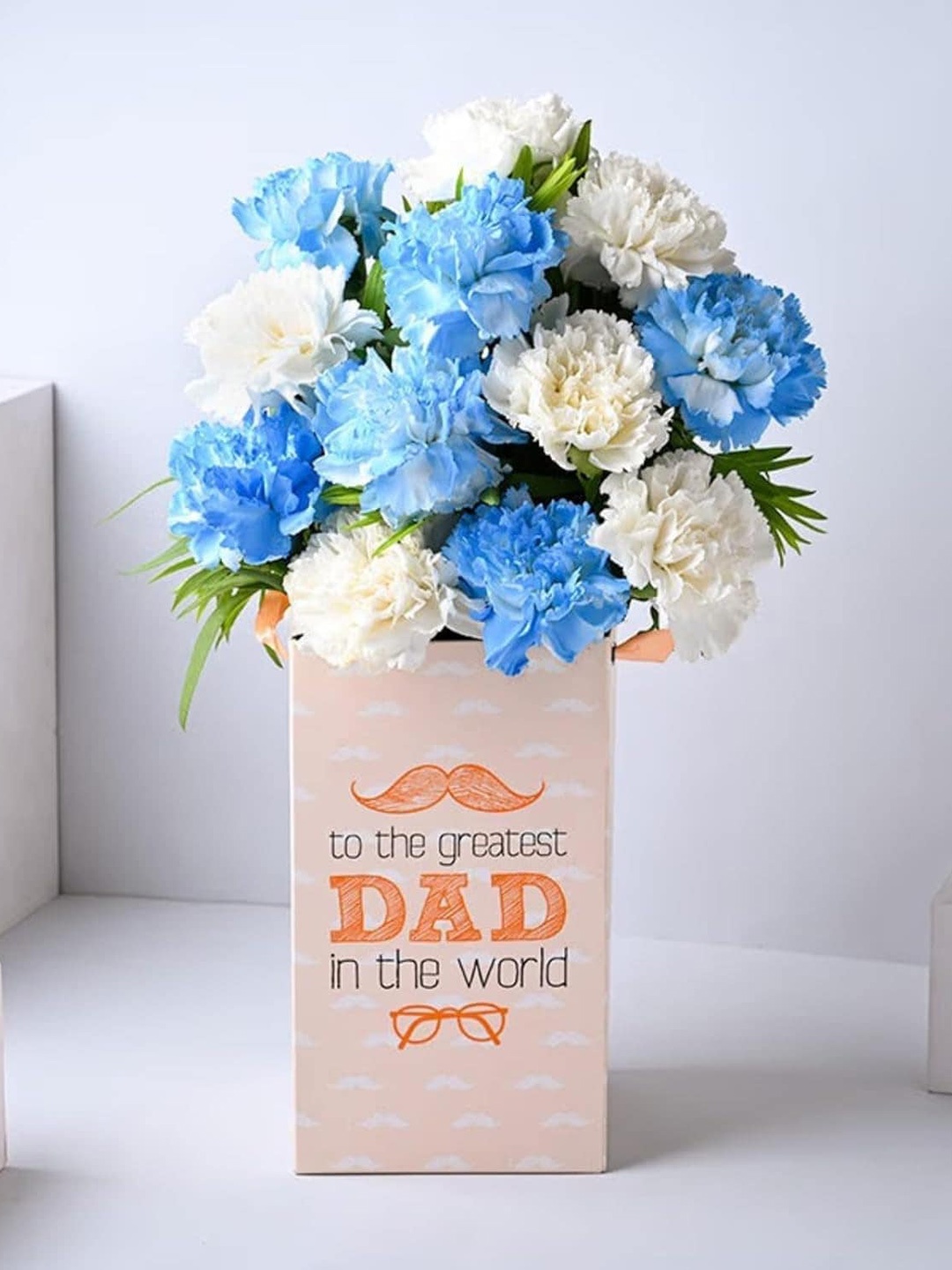 

Floweraura White & Blue 12 Pieces Live Carnations Flowers Bouquet In Box