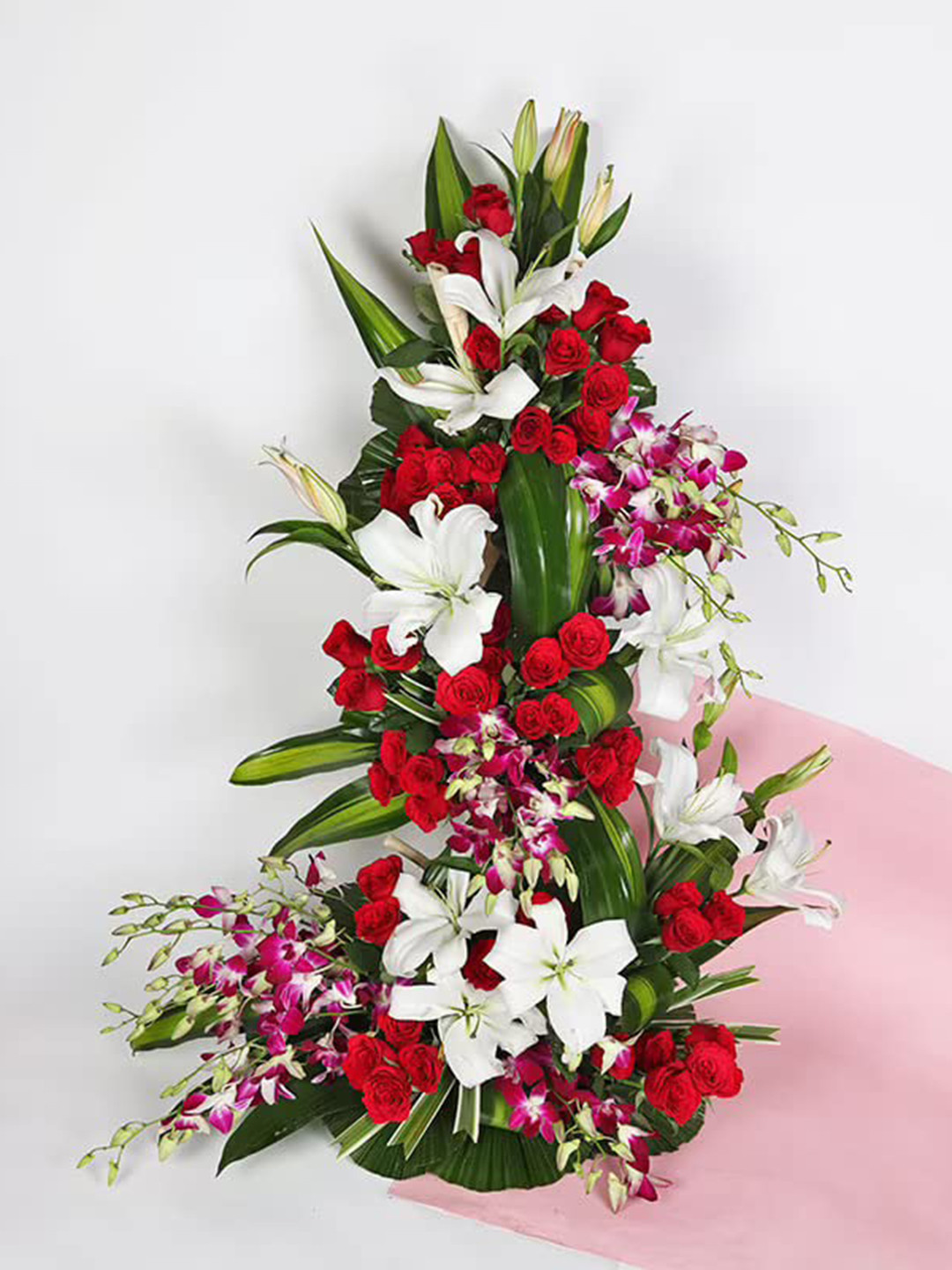 

Floweraura Pink & White 86-Pcs Fresh Live Roses With Orchids & Lilly Flowers Bouquet, Red