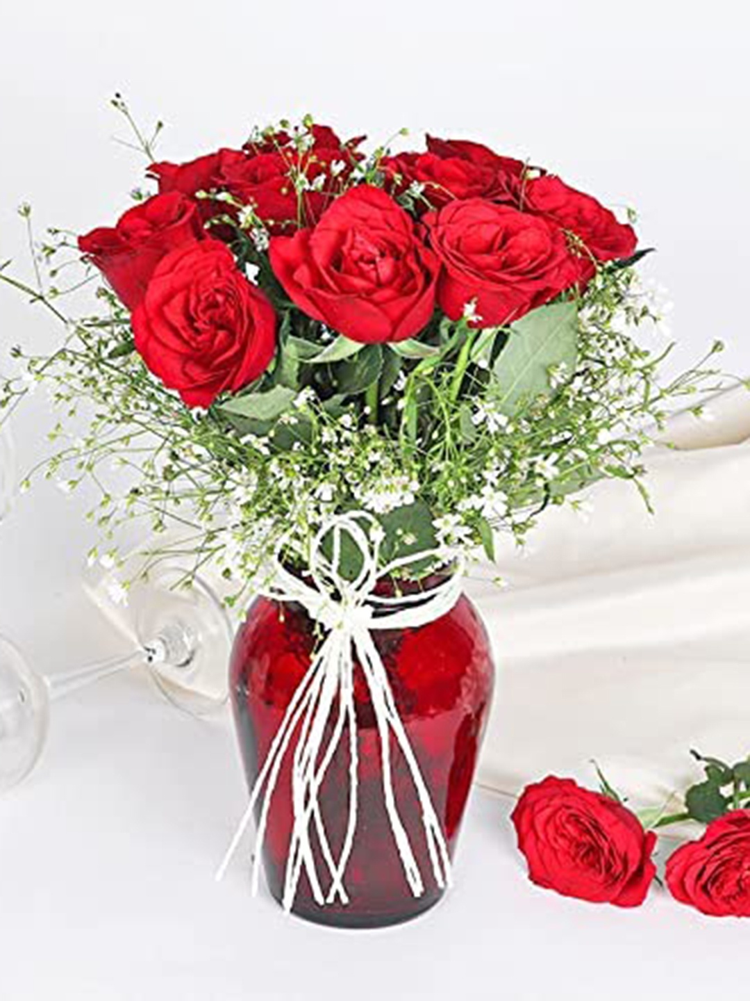 

Floweraura Red 12 Pieces Fresh Live Roses Flowers Bouquet With Glass Vase