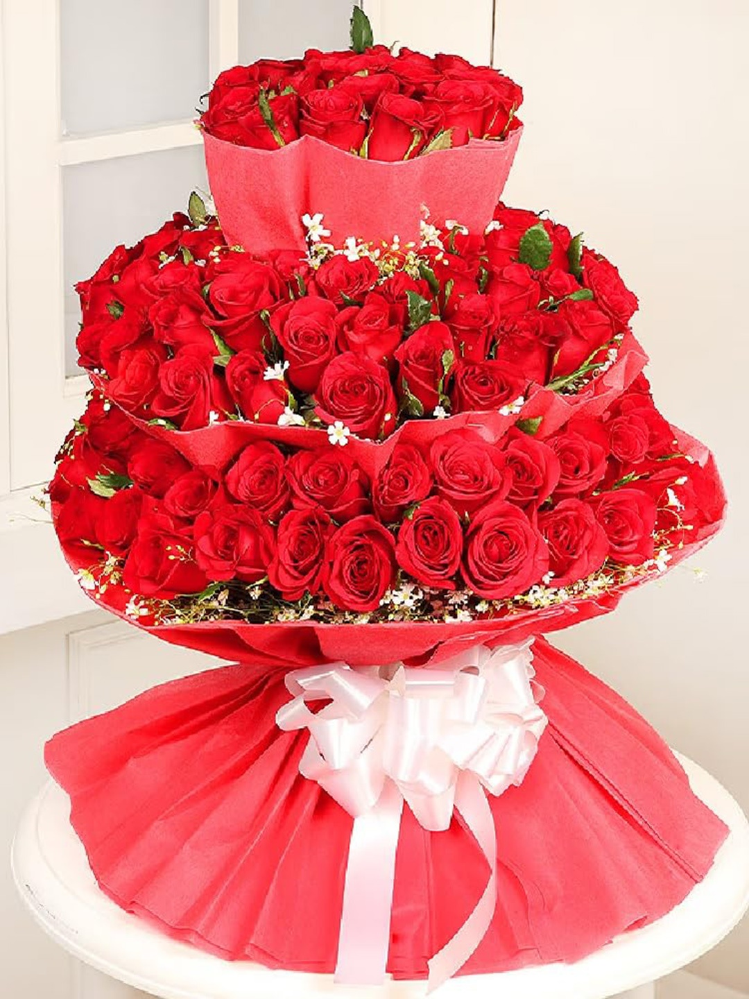 

Floweraura Red 200-Pcs Rose 3 Layer Fresh Live Flowers Bouquet With Wrapping Paper