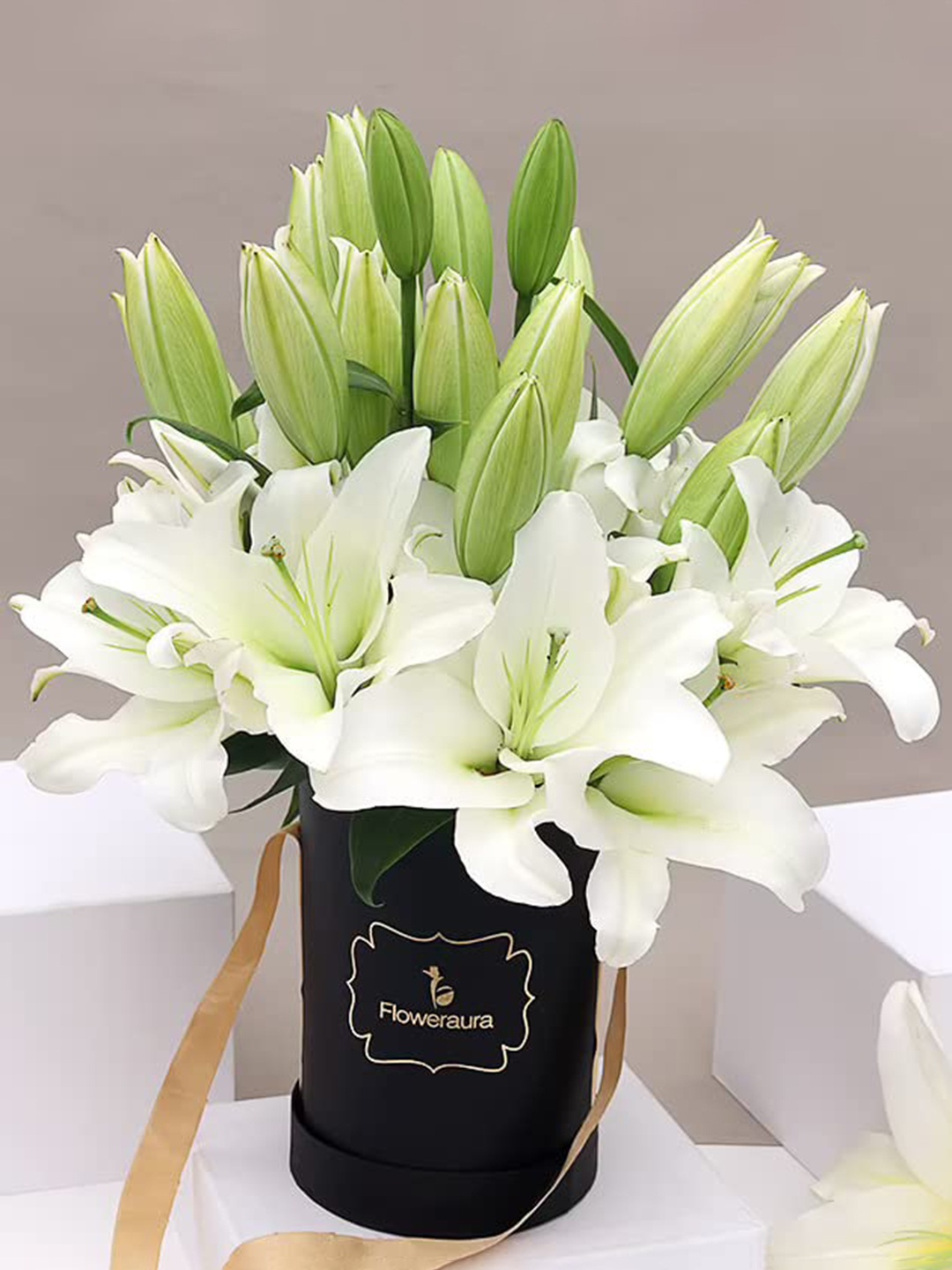 

Floweraura White & Black 8 Pieces Fresh Live Lilies Flowers Bouquet With Black box