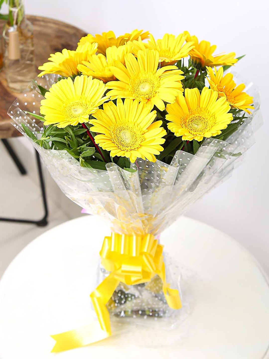 

Floweraura 10-Pcs Yellow Fresh Live Gerberas Flowers Bouquet