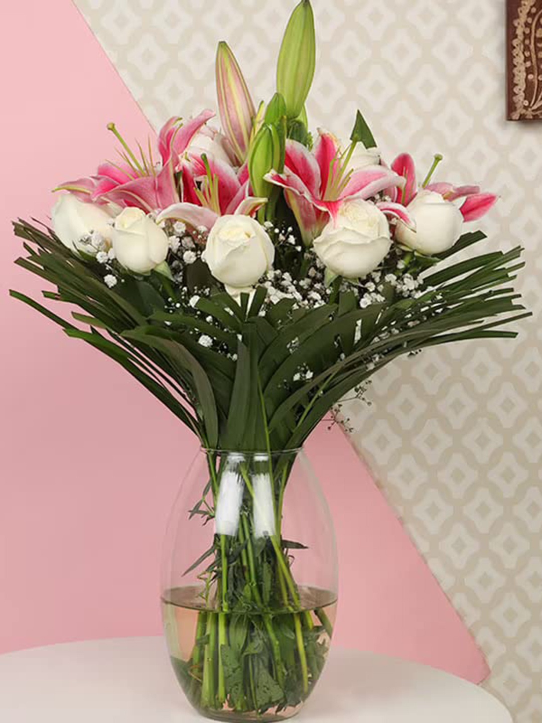 

Floweraura White 14 Pieces Mixed Fresh Live Roses & Lilly Flowers Bouquet With Vase