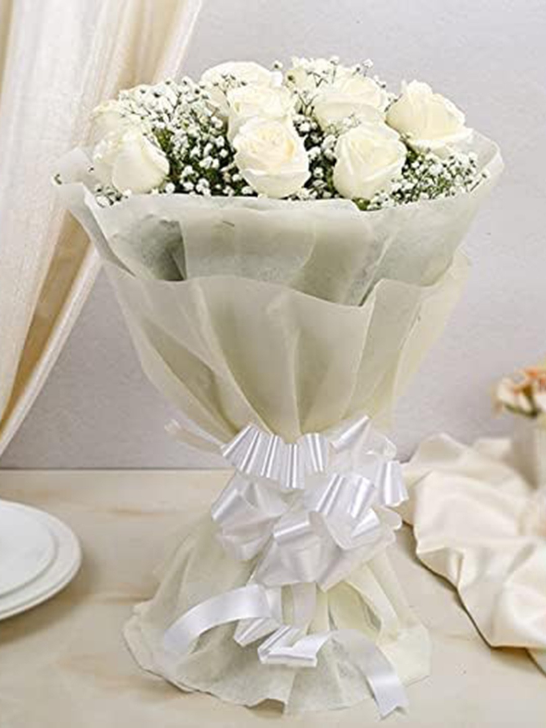 

Floweraura White 12 Pieces Fresh Live Roses Flowers Bouquet With Wrapping Paper